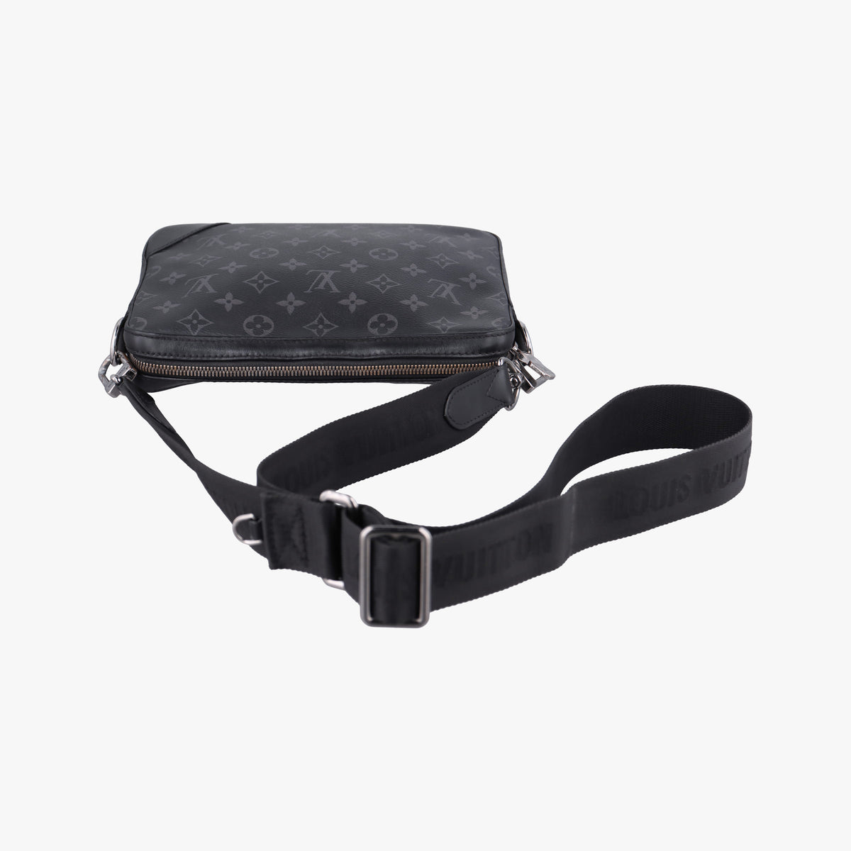 Pre-owned Louis Vuitton Trio Messenger Gris Monogram Shadow M46603 shoulderbag | stylenewstar