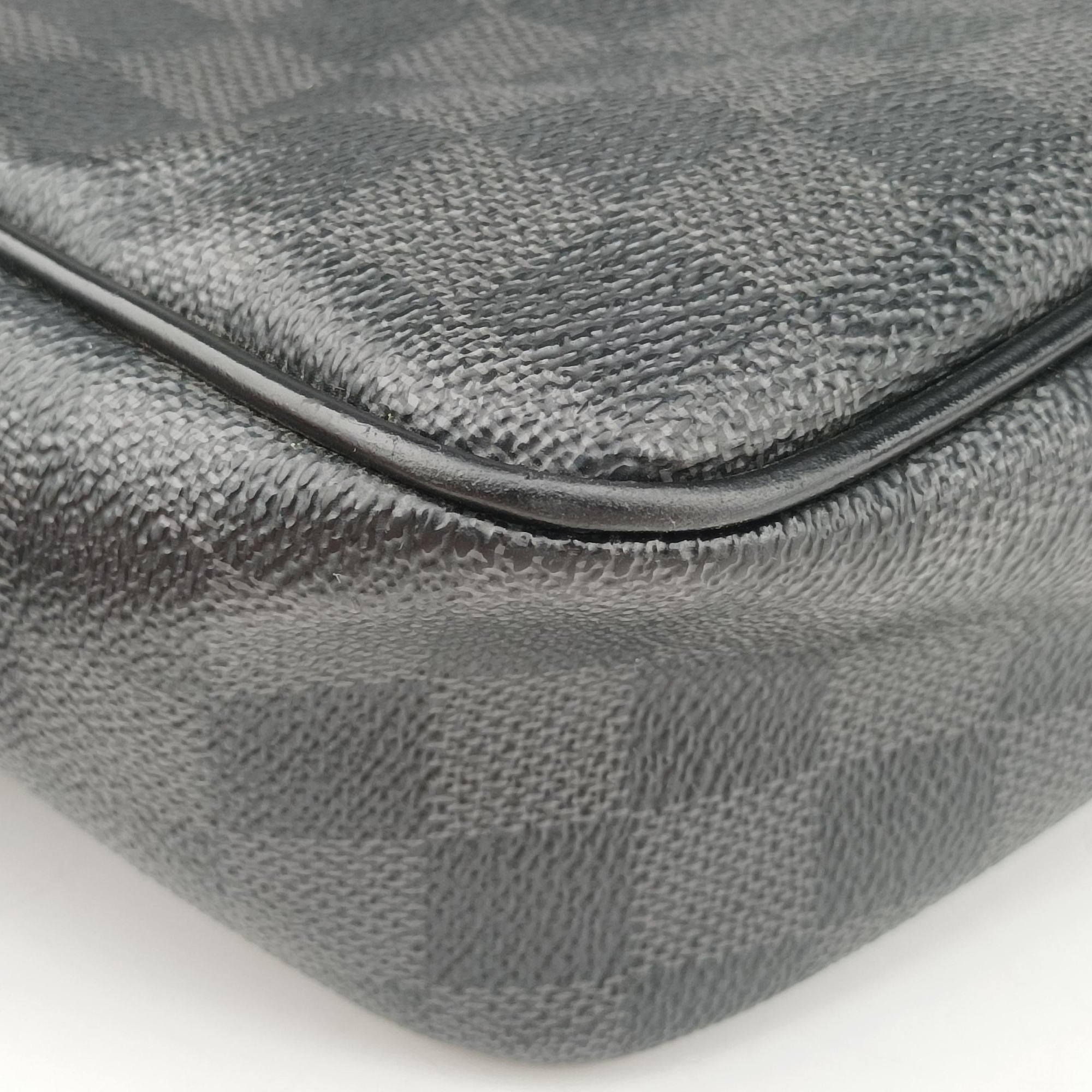 Vintage Louis Vuitton DANIEL MM Noir Damier GRAPHITE N58029 shoulderbag | stylenewstar