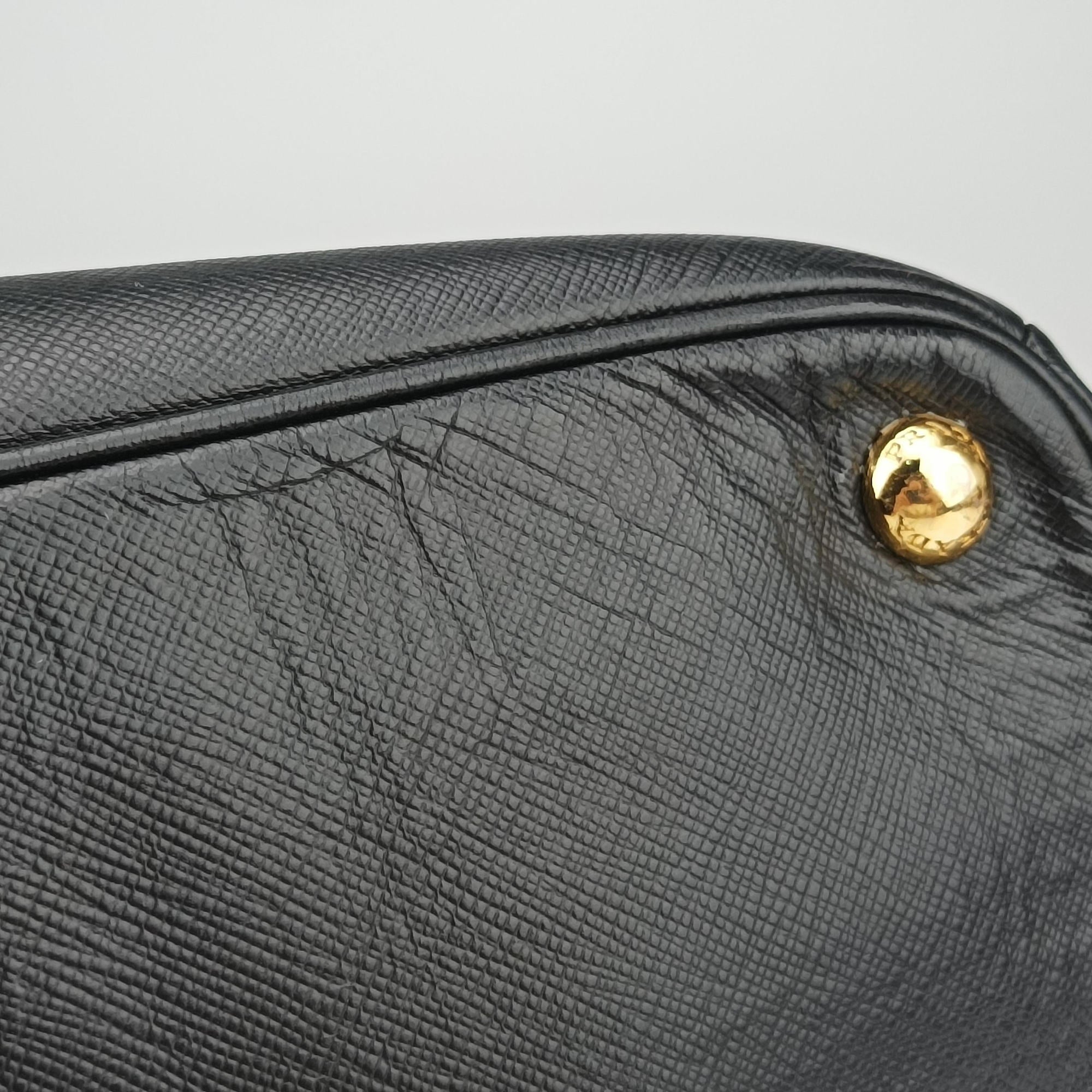 Vintage Prada Galleria Black SAFFIANO Leather BN2274 shoulderbag | stylenewstar
