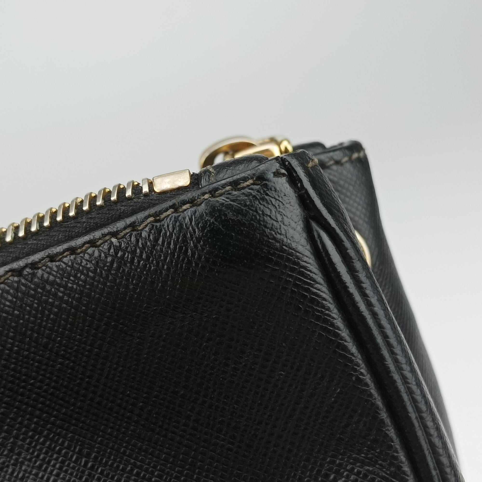 Vintage Prada Galleria Black SAFFIANO Leather BN2274 shoulderbag | stylenewstar