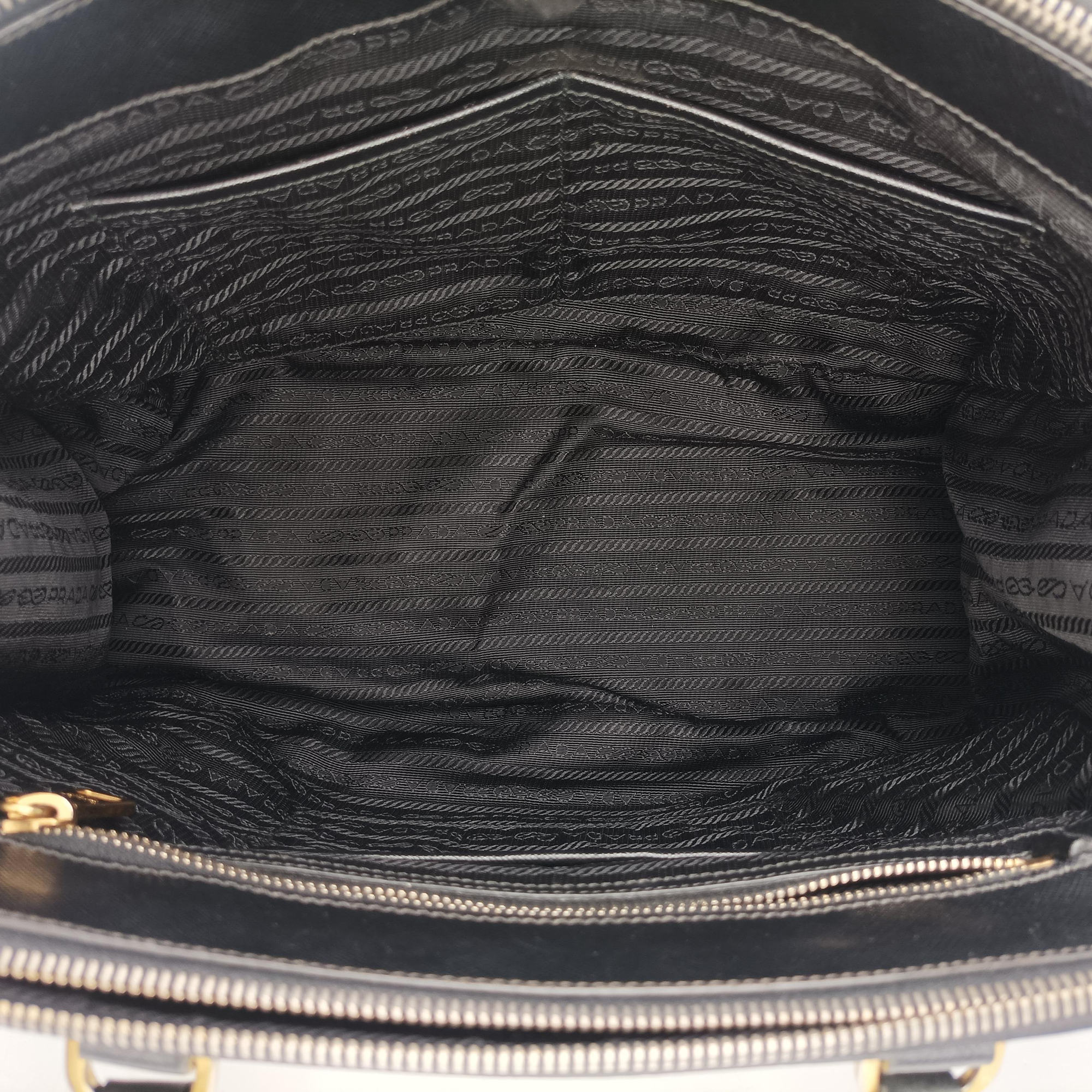 Vintage Prada Galleria Black SAFFIANO Leather BN2274 shoulderbag | stylenewstar