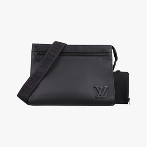Pre-owned Louis Vuitton Messenger Voyage Noir Aerogram M59329 shoulderbag | stylenewstar