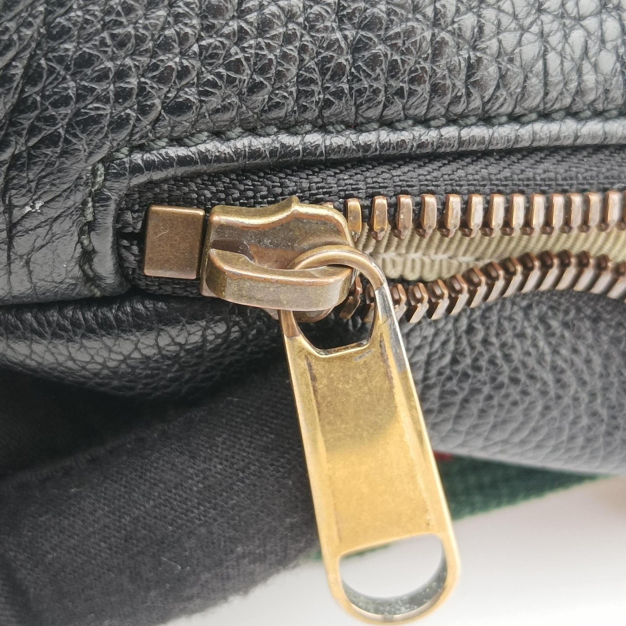 Pre-owned Gucci Print Black Leather 527792 bum bag/waist bag | stylenewstar