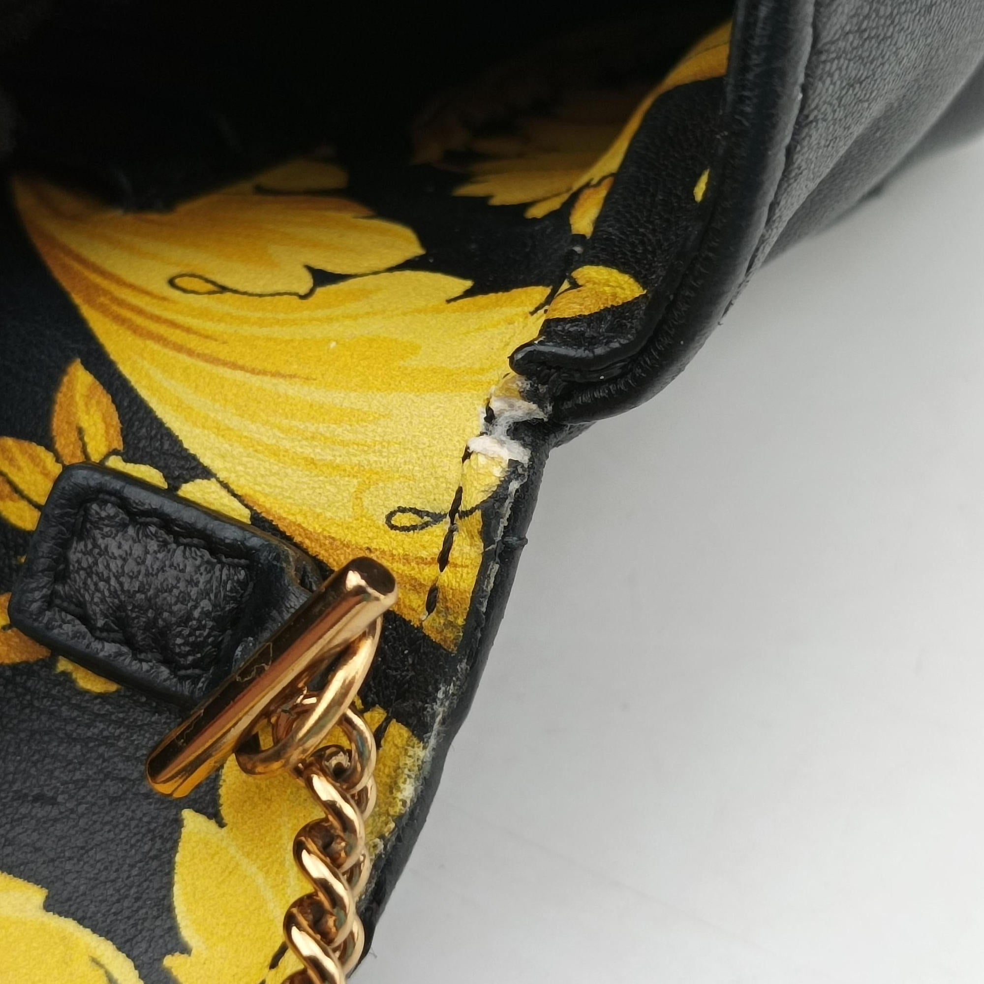 Secondhand VERSACE Virtus Black Leather  shoulderbag | stylenewstar