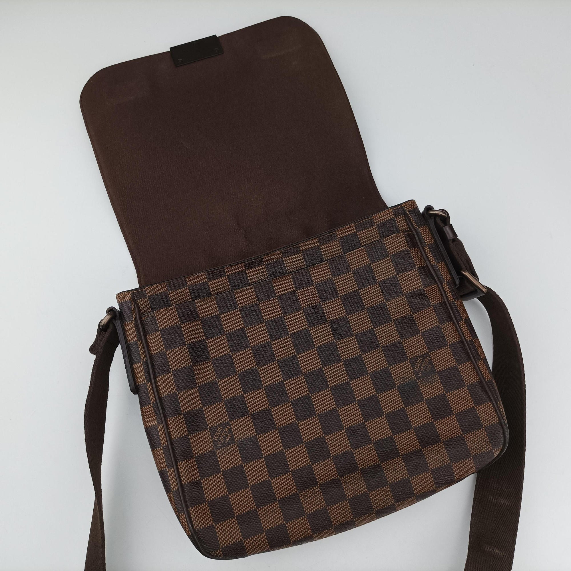 Secondhand Louis Vuitton DISTRICT PM EBENE Damier Canvas N41213 shoulderbag | stylenewstar