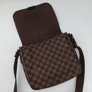Secondhand Louis Vuitton DISTRICT PM EBENE Damier Canvas N41213 shoulderbag | stylenewstar
