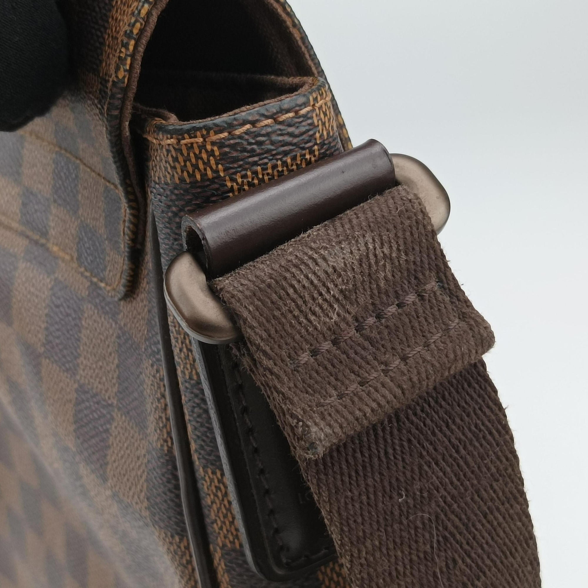 Secondhand Louis Vuitton DISTRICT PM EBENE Damier Canvas N41213 shoulderbag | stylenewstar