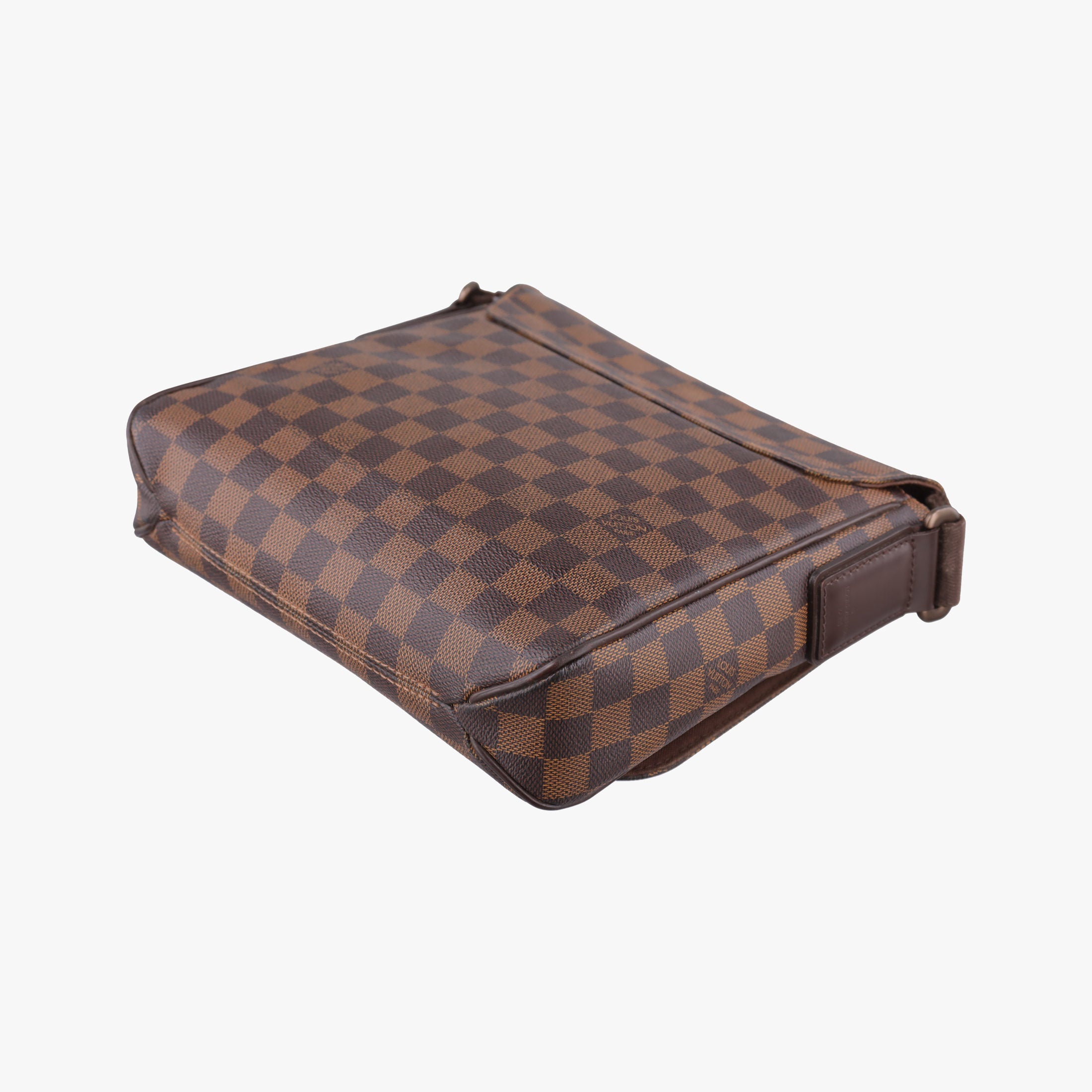 Secondhand Louis Vuitton DISTRICT PM EBENE Damier Canvas N41213 shoulderbag | stylenewstar