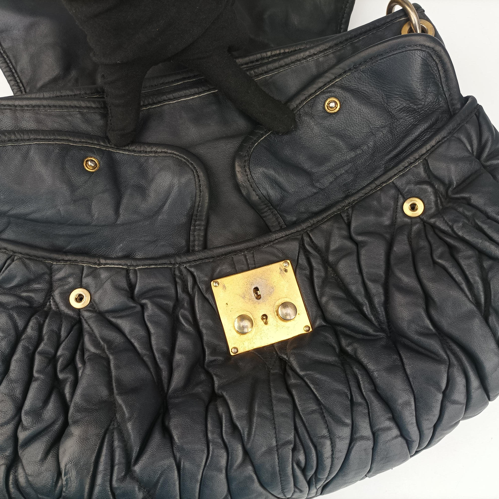 Pre-owned Miu Miu Coffer Matelasse Black Leather  shoulderbag | stylenewstar