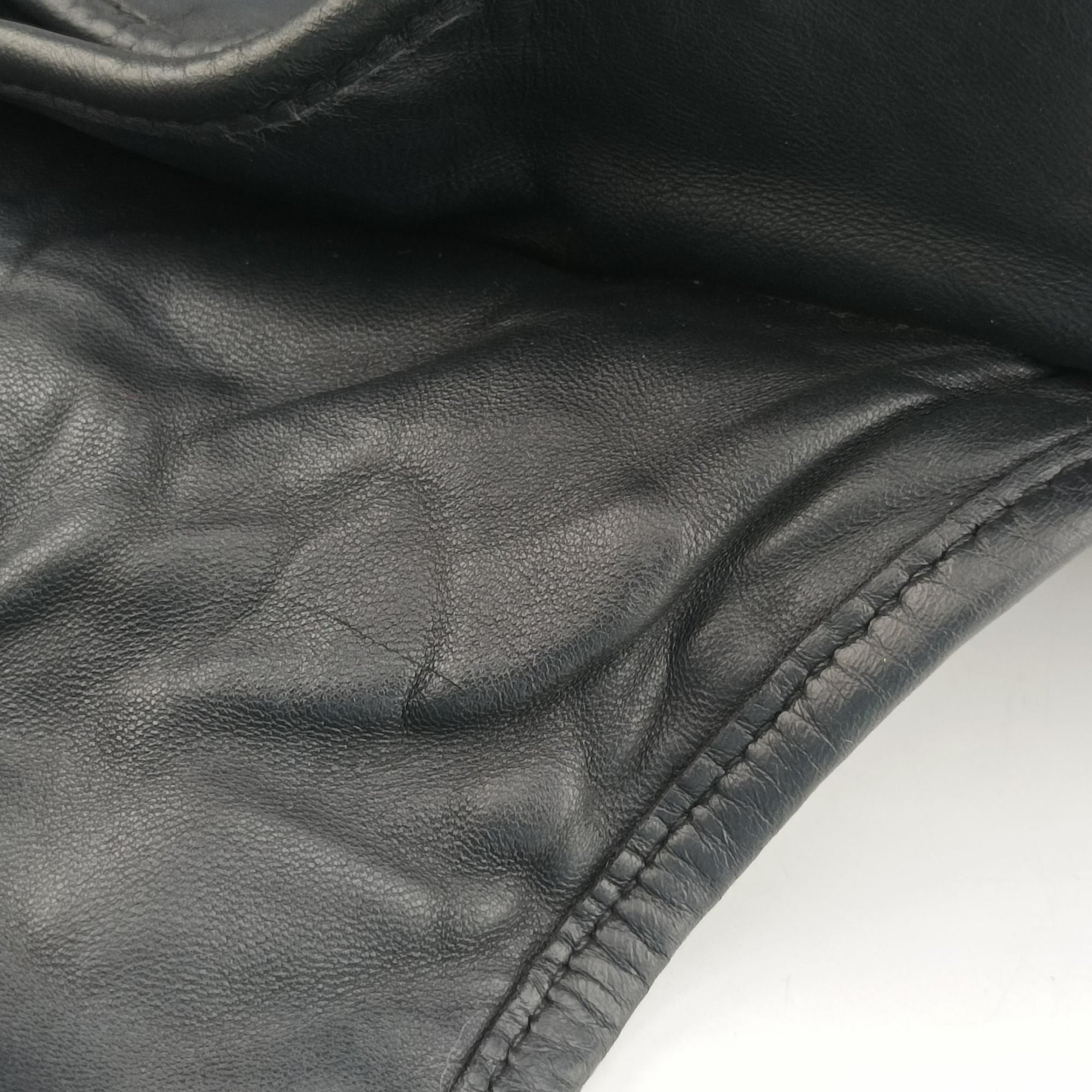 Pre-owned Miu Miu Coffer Matelasse Black Leather  shoulderbag | stylenewstar