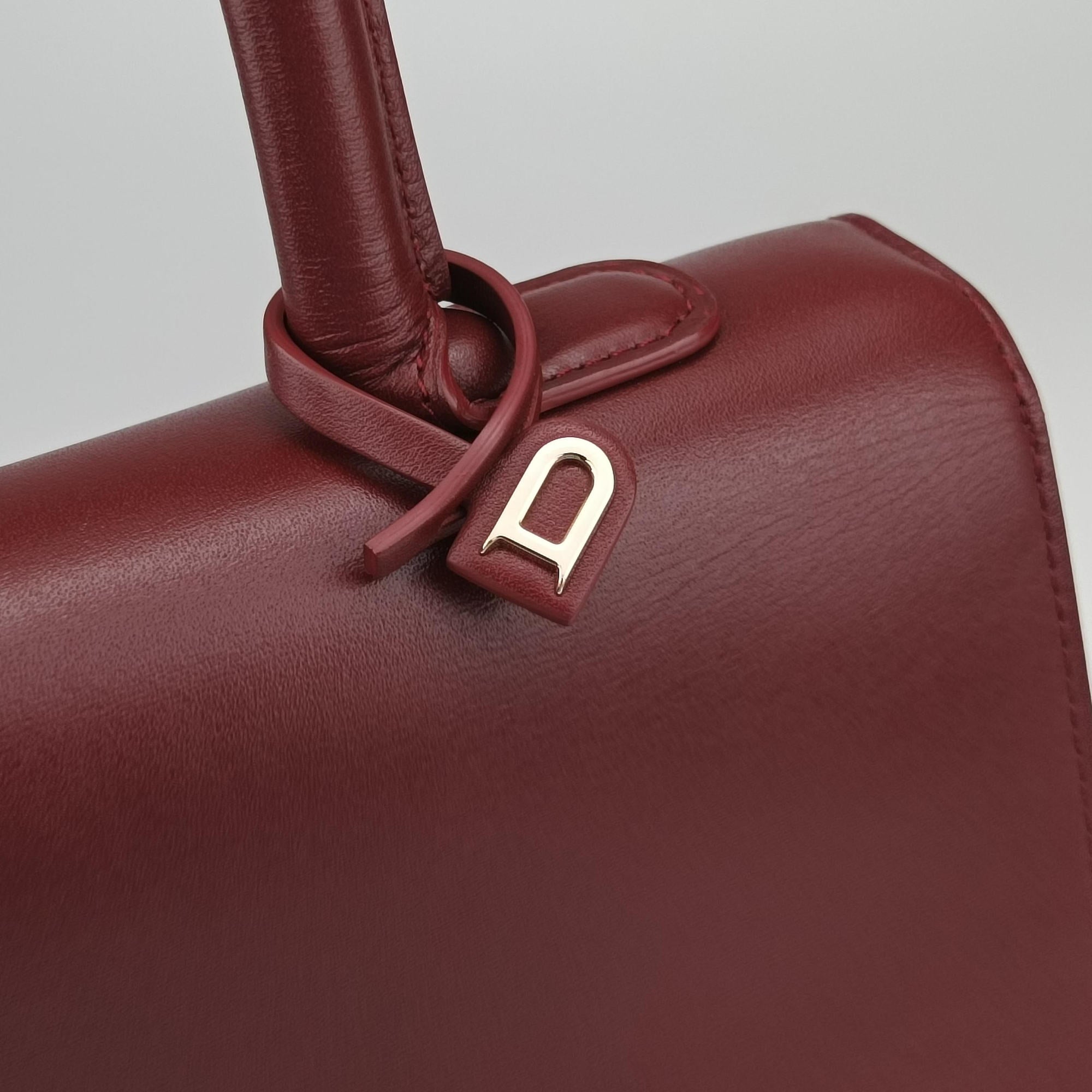 Pre-owned Delvaux Brillon MM Bordeaux leather  shoulderbag | stylenewstar