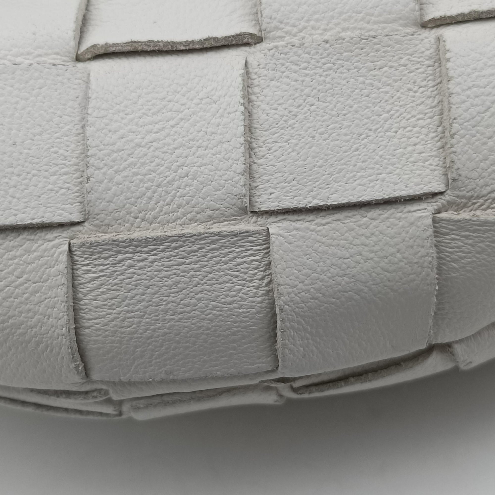 Pre-owned Bottega Veneta The Jodie White patent  handbag | stylenewstar