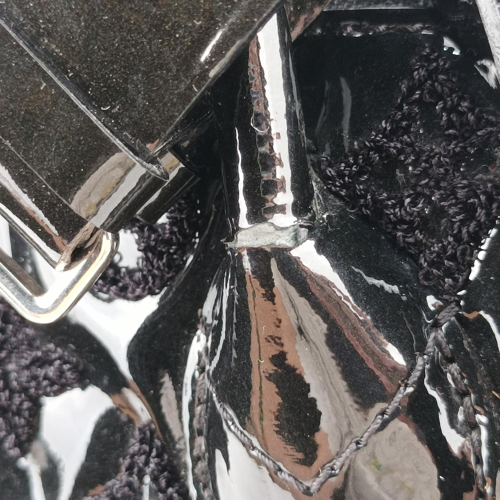 Secondhand Louis Vuitton Lockit Noir Vernis×Embroidery M40602 handbag | stylenewstar