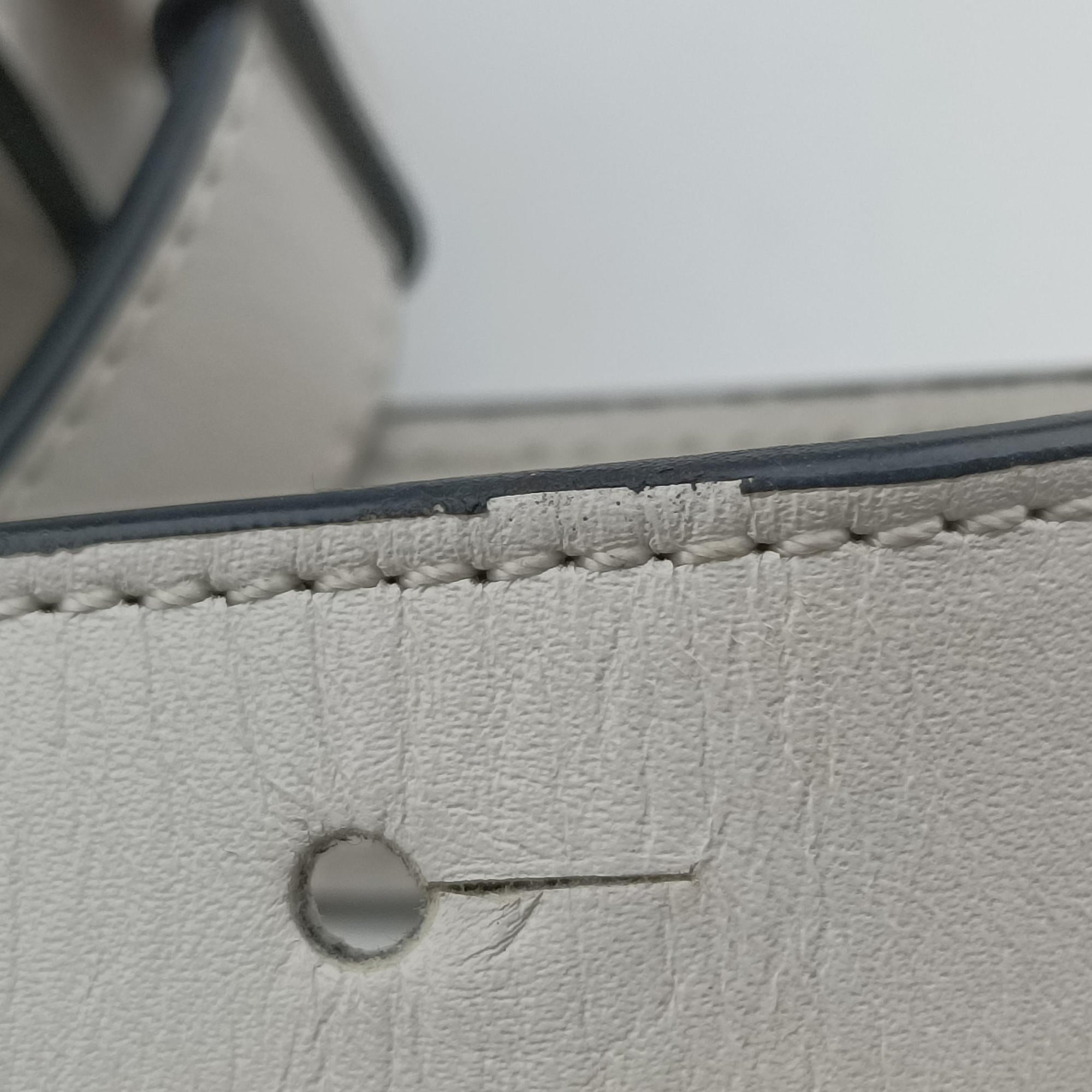 Pre-owned Loewe Hammock White Leather  shoulderbag | stylenewstar
