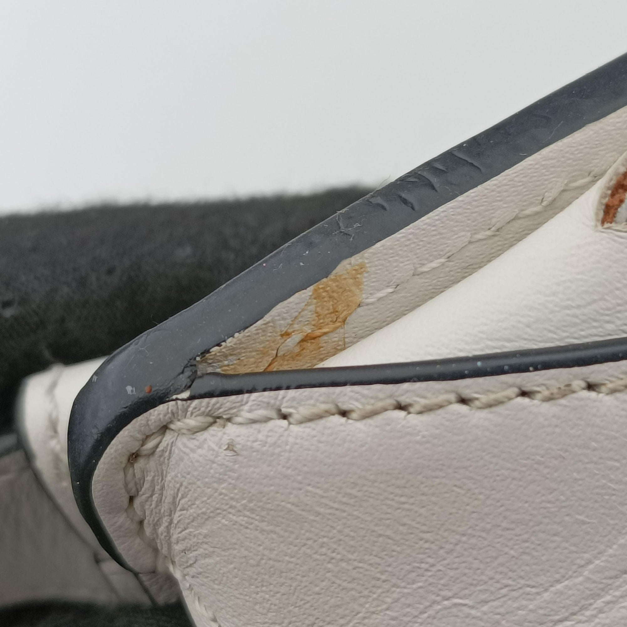 Pre-owned Loewe Hammock White Leather  shoulderbag | stylenewstar