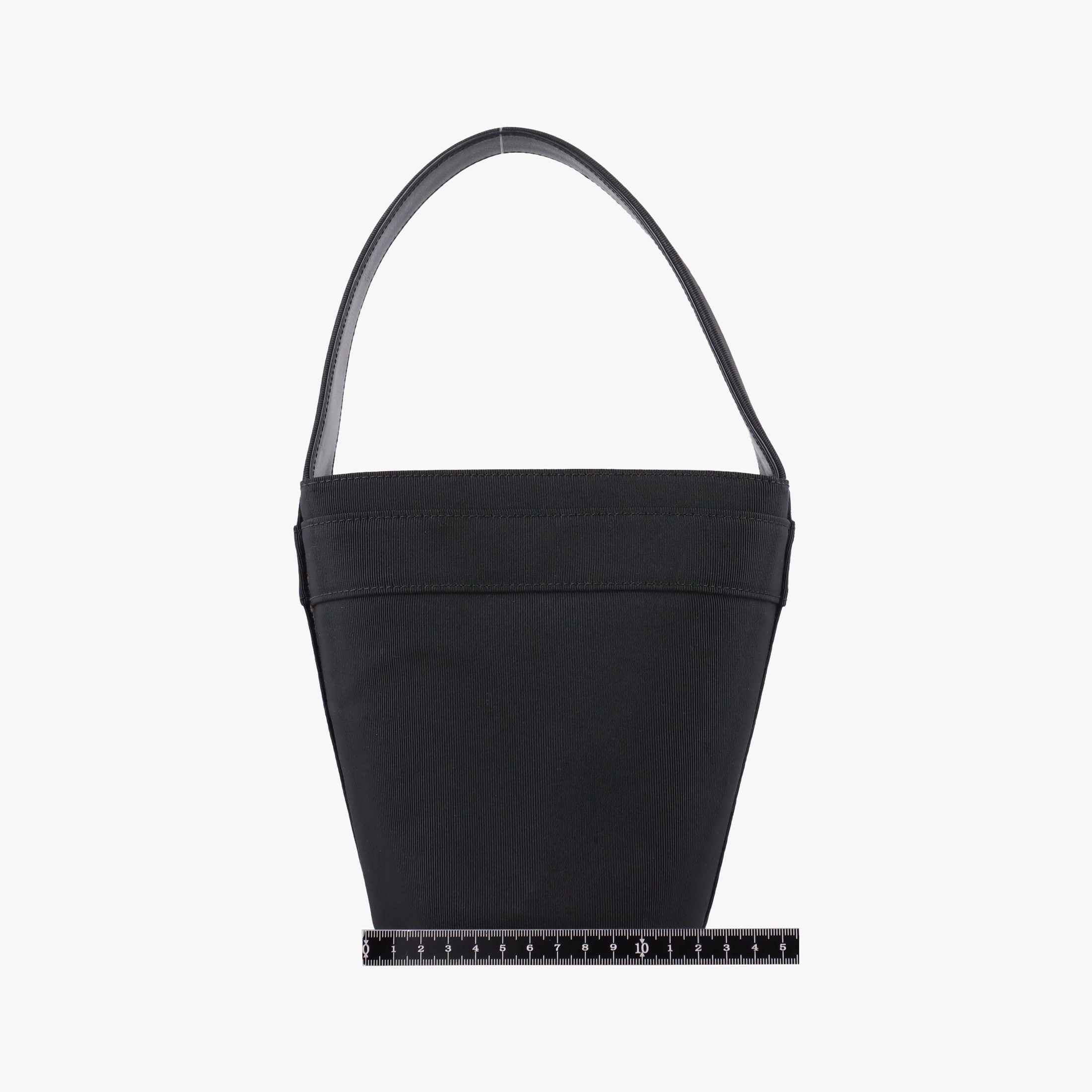 Pre-owned Ferragamo Vara Black fabric  handbag | stylenewstar