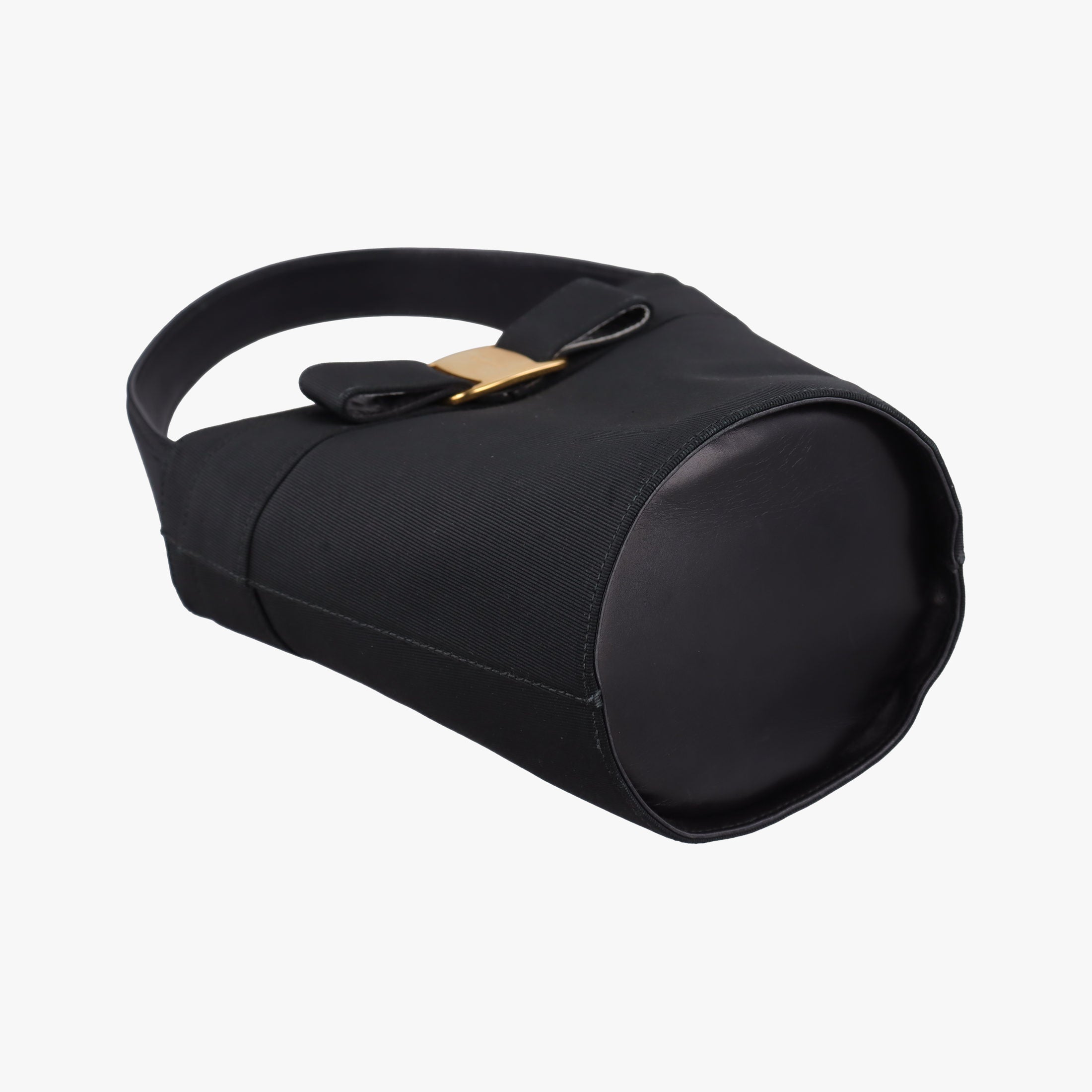 Pre-owned Ferragamo Vara Black fabric  handbag | stylenewstar