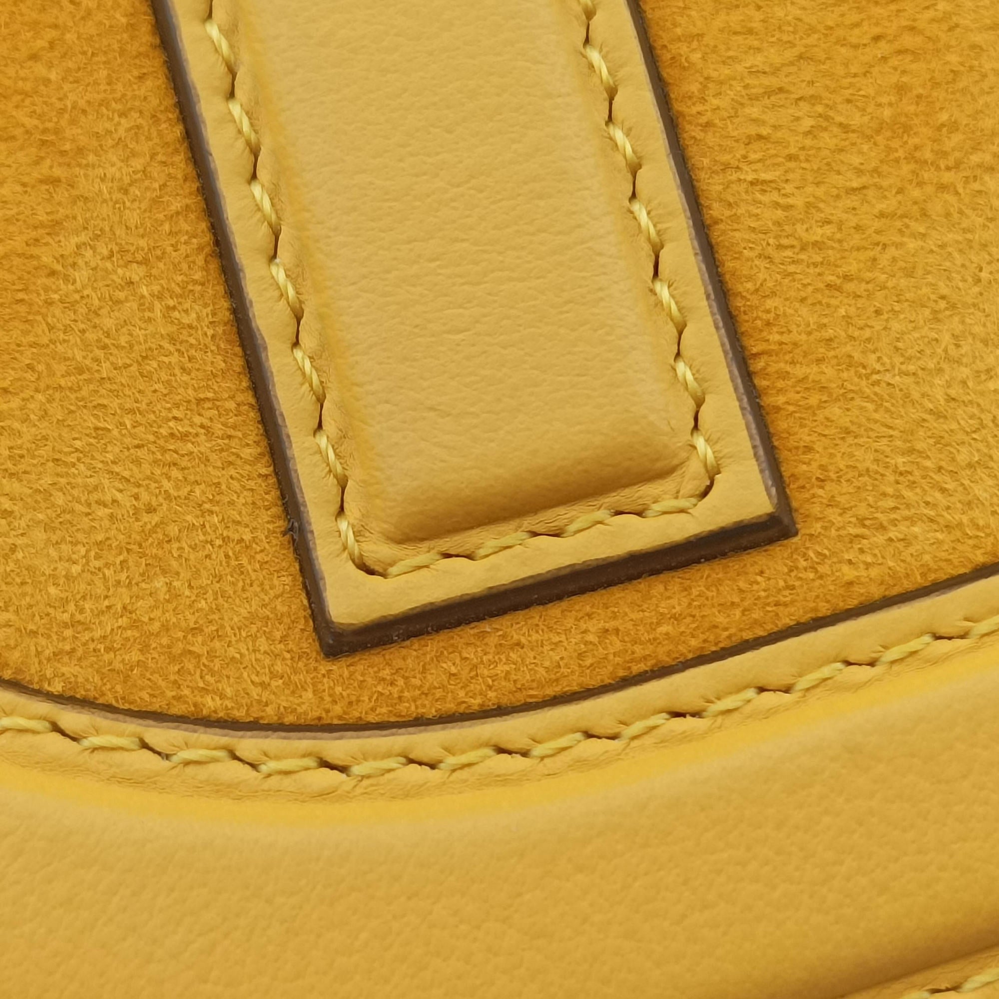 Secondhand Fendi Aurock Camera Case Mini Yellow Suede × Leather 8BS058 shoulderbag | stylenewstar