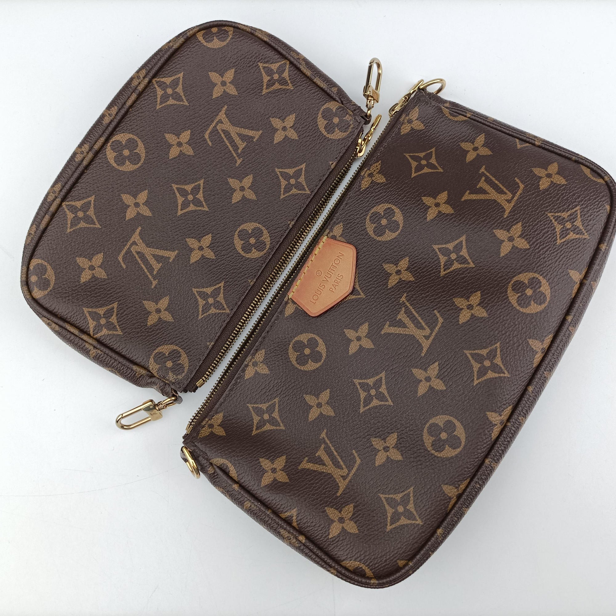 Secondhand Louis Vuitton Multi Pochette Accessoir brown×khaki Monogram Canvas M44813 shoulderbag | stylenewstar