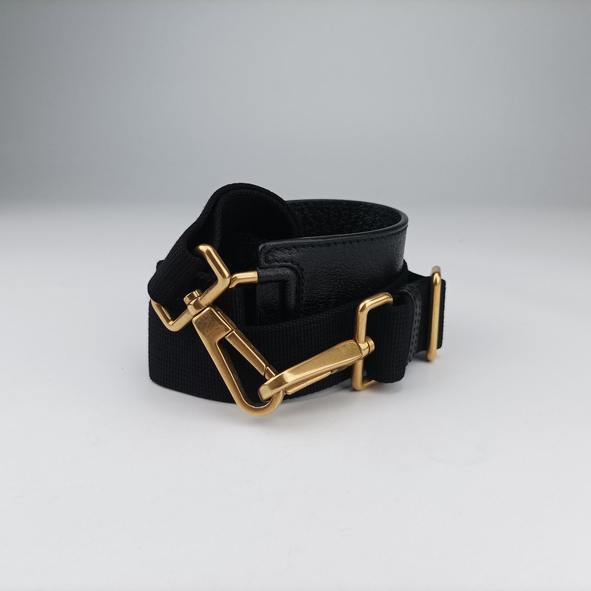 Pre-owned Gucci Sherry (Web) Black Leather 429036 shoulderbag | stylenewstar