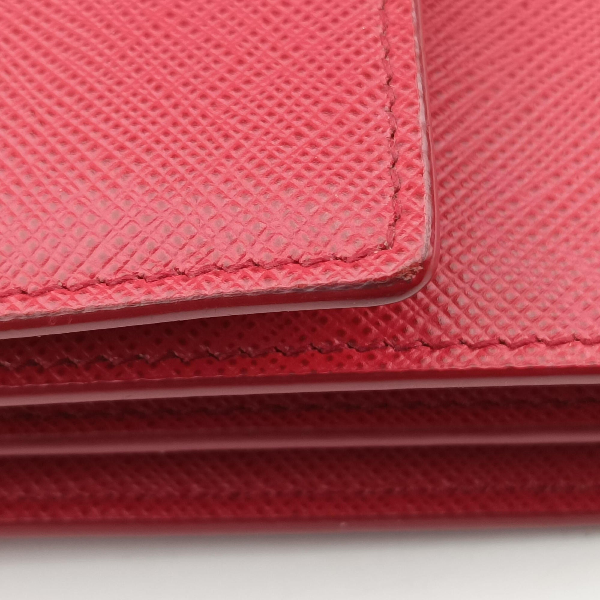 Pre-owned Prada heart lock Red Saffiano Leather  shoulderbag | stylenewstar