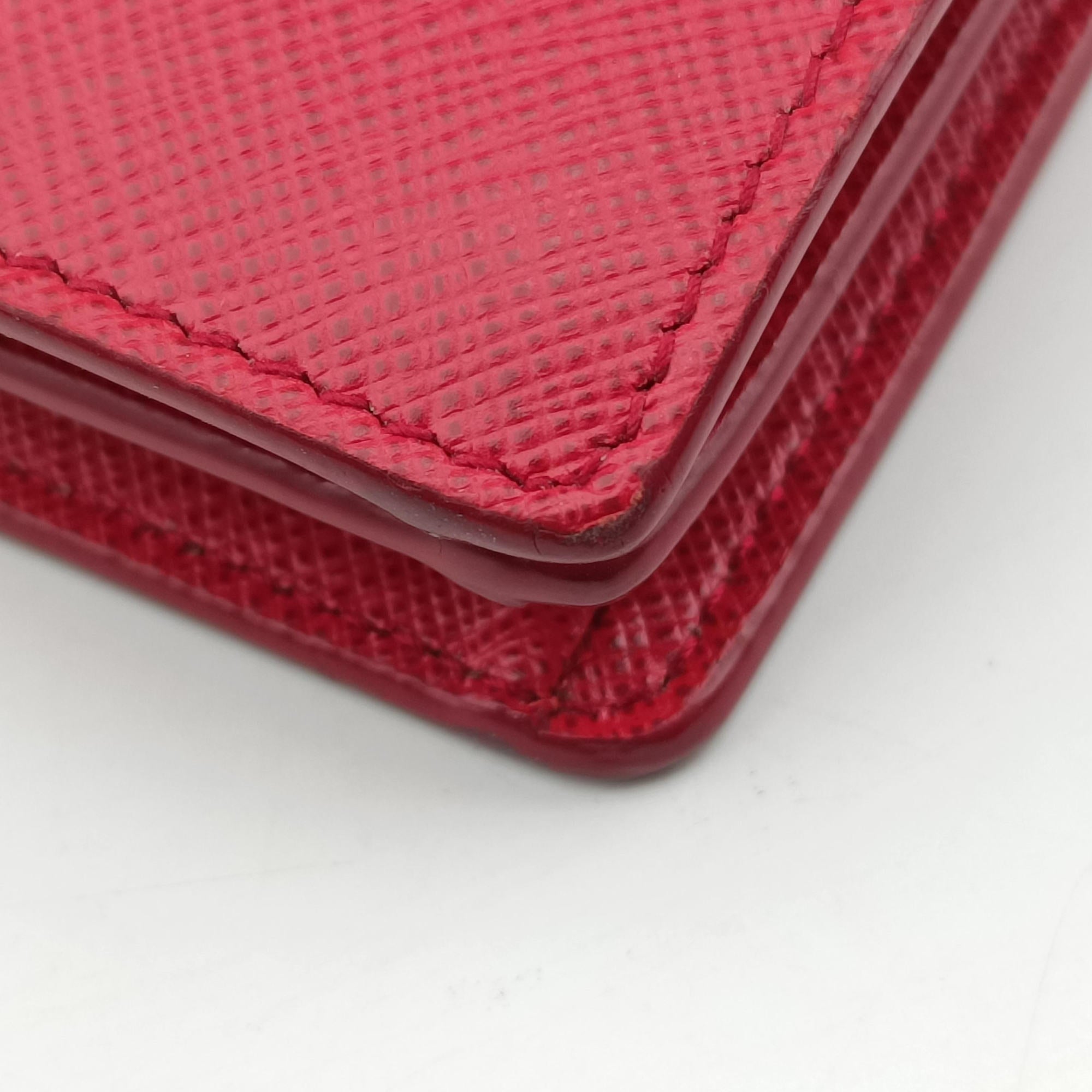 Pre-owned Prada heart lock Red Saffiano Leather  shoulderbag | stylenewstar