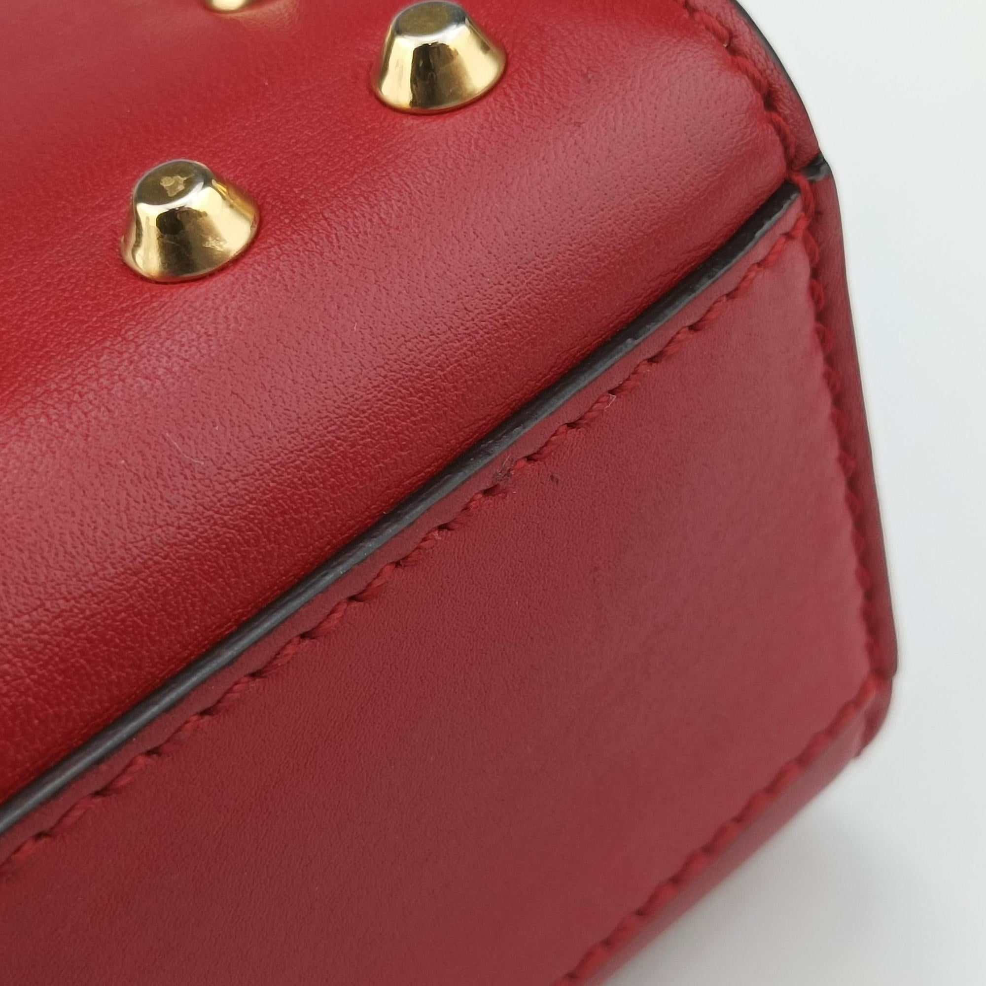 Vintage Gucci Padlock Red Leather 432182 shoulderbag | stylenewstar