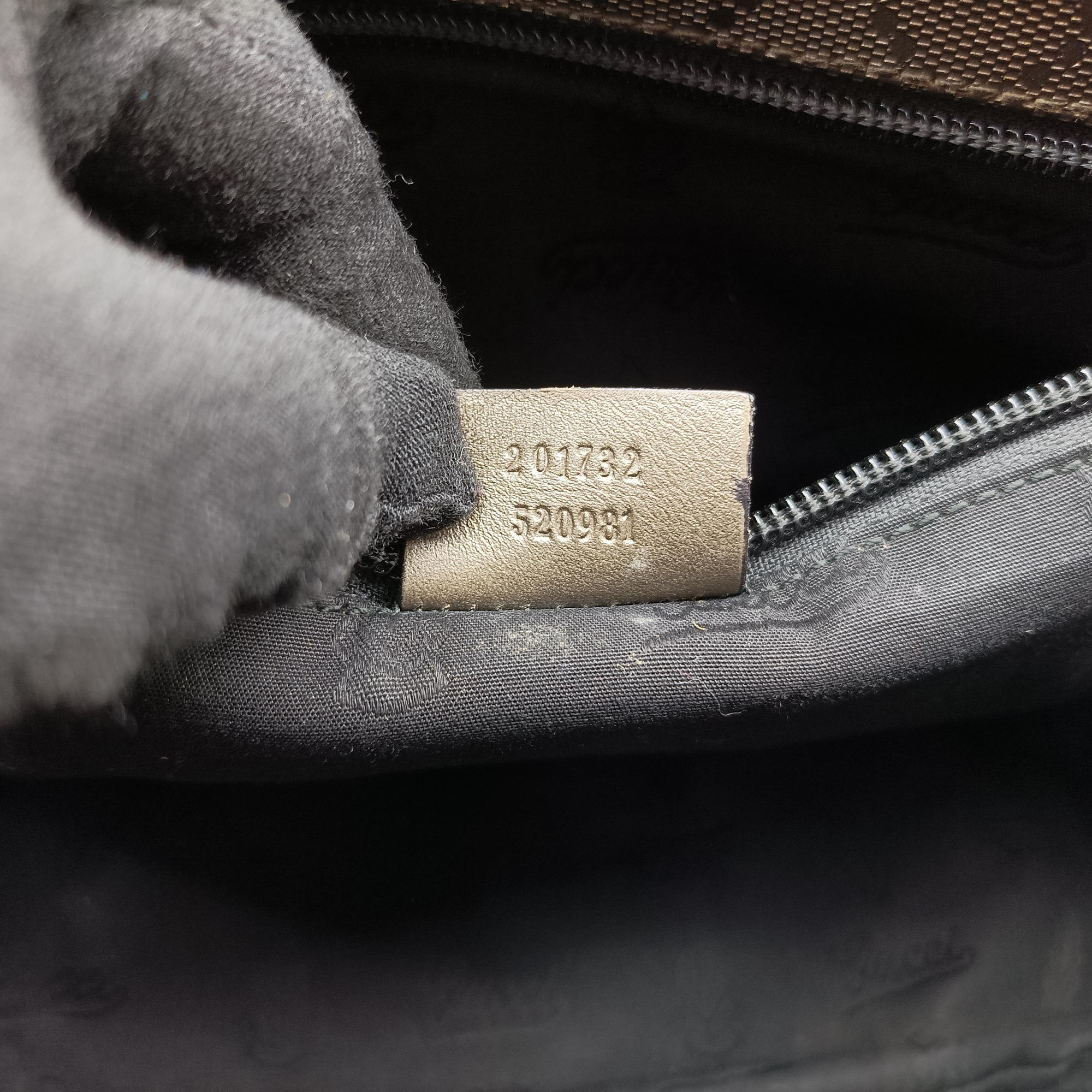 Vintage Gucci GG Plus Messenger Golden PVC coated canvas×leather 201732 shoulderbag | stylenewstar