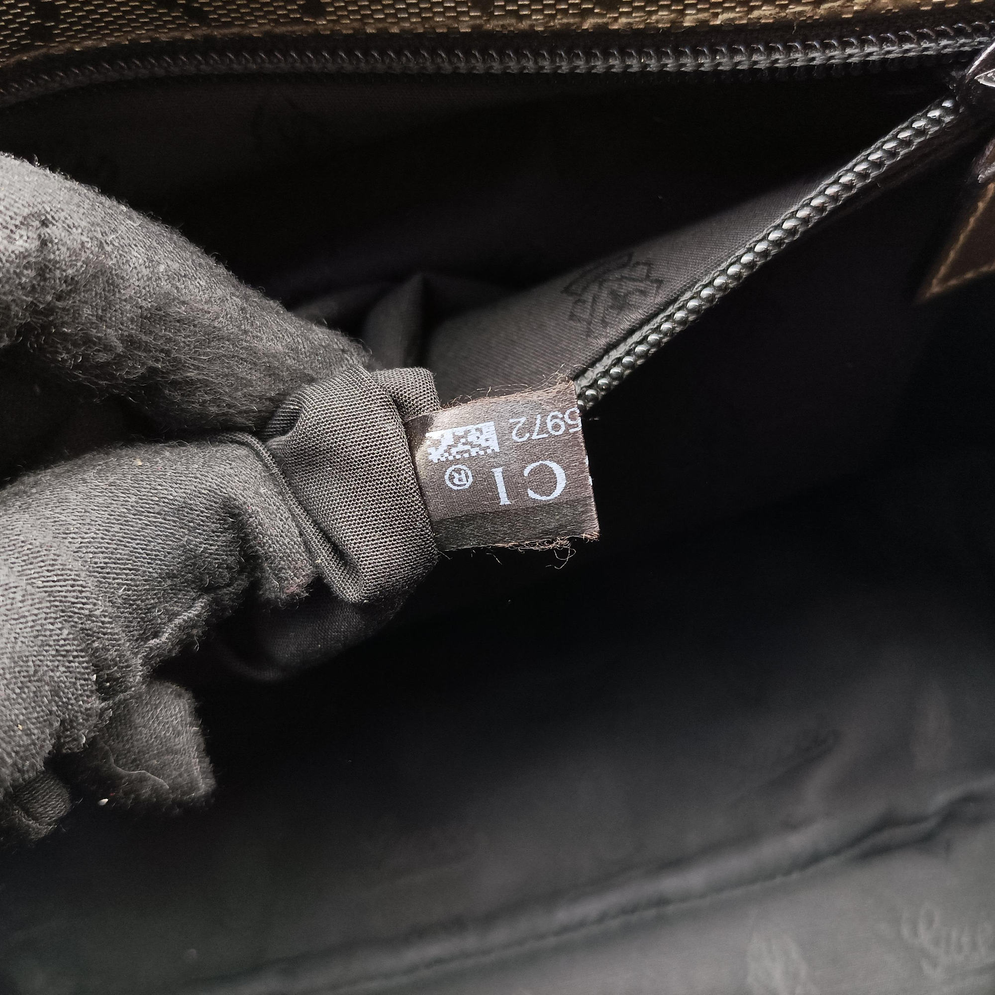 Vintage Gucci GG Plus Messenger Golden PVC coated canvas×leather 201732 shoulderbag | stylenewstar
