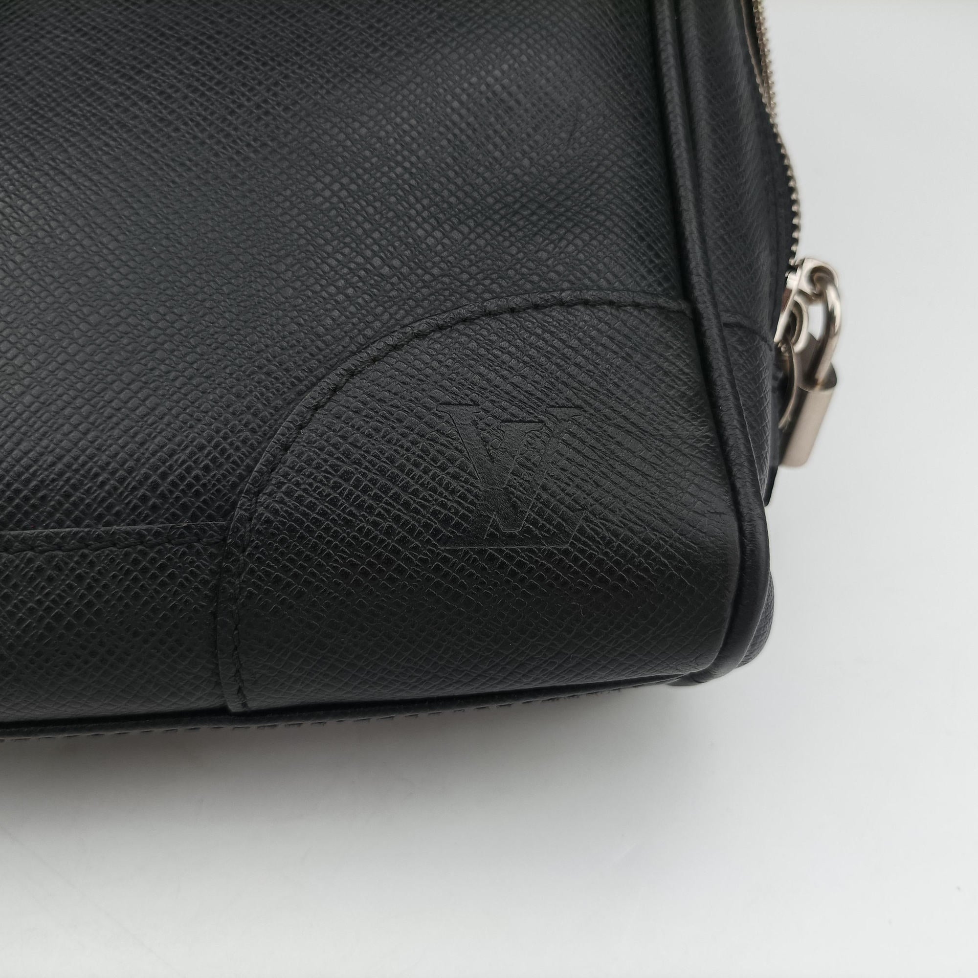 Pre-owned Louis Vuitton IGOR Ardoise Taiga M31172 handbag | stylenewstar