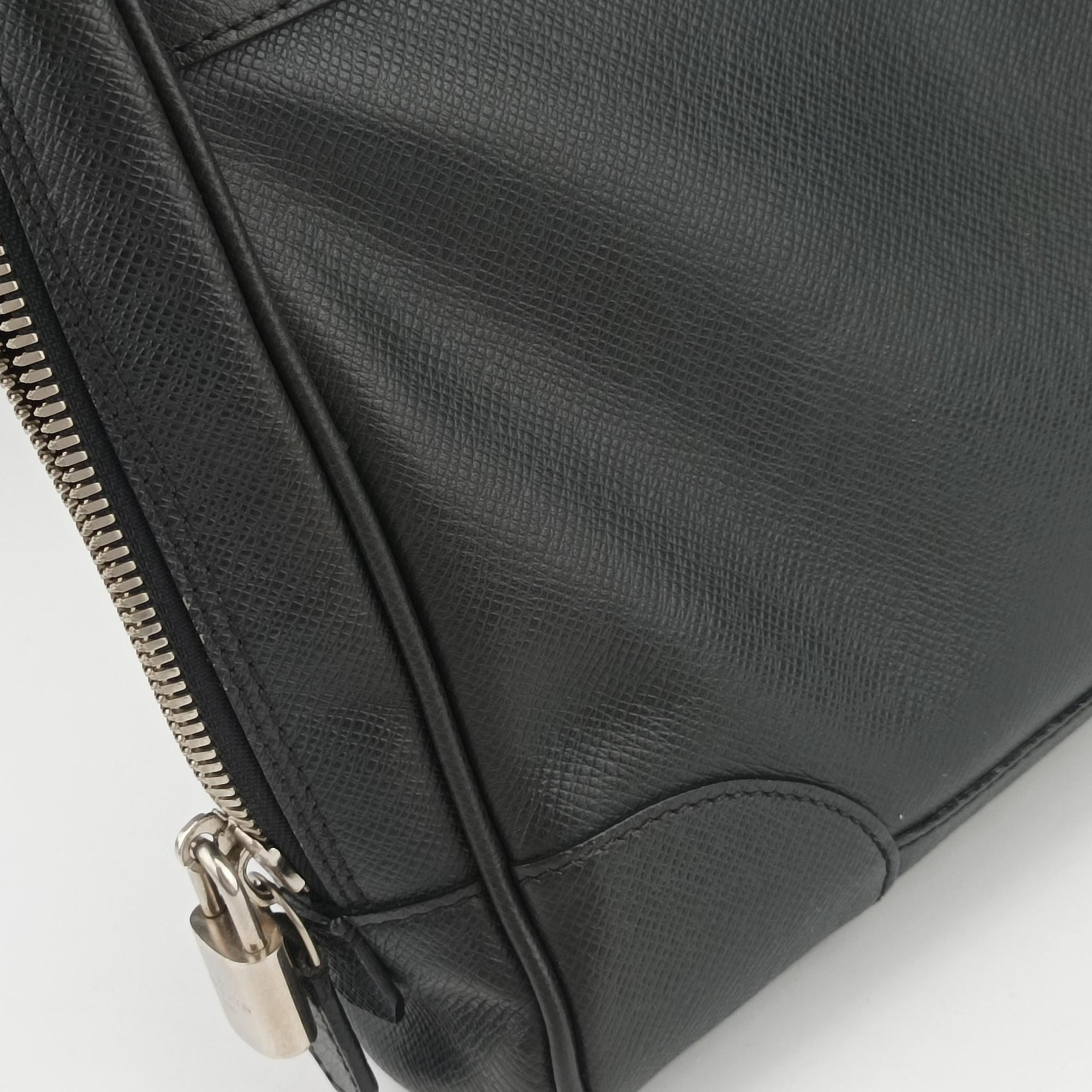 Pre-owned Louis Vuitton IGOR Ardoise Taiga M31172 handbag | stylenewstar