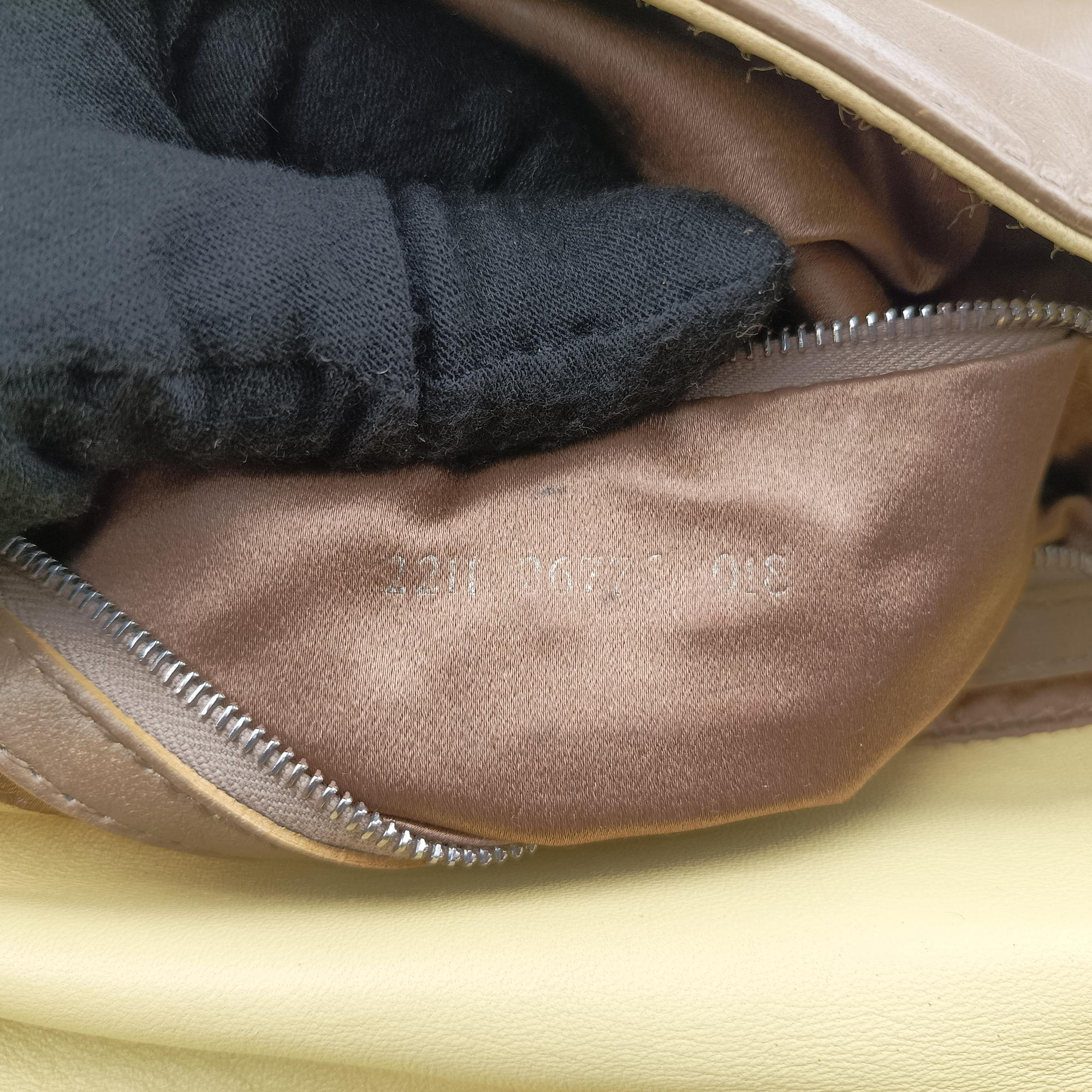 Pre-owned Fendi Baguette Brown × Yellow lambskin  handbag | stylenewstar