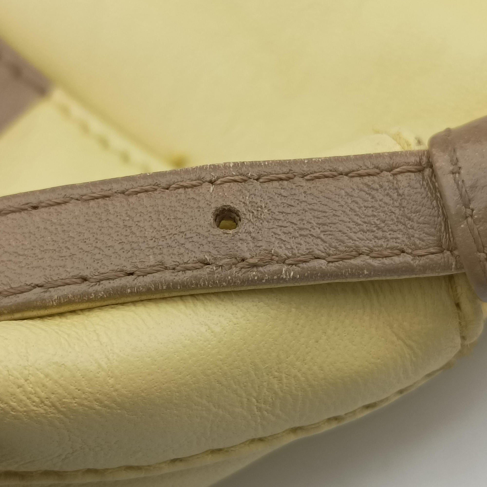 Pre-owned Fendi Baguette Brown × Yellow lambskin  handbag | stylenewstar