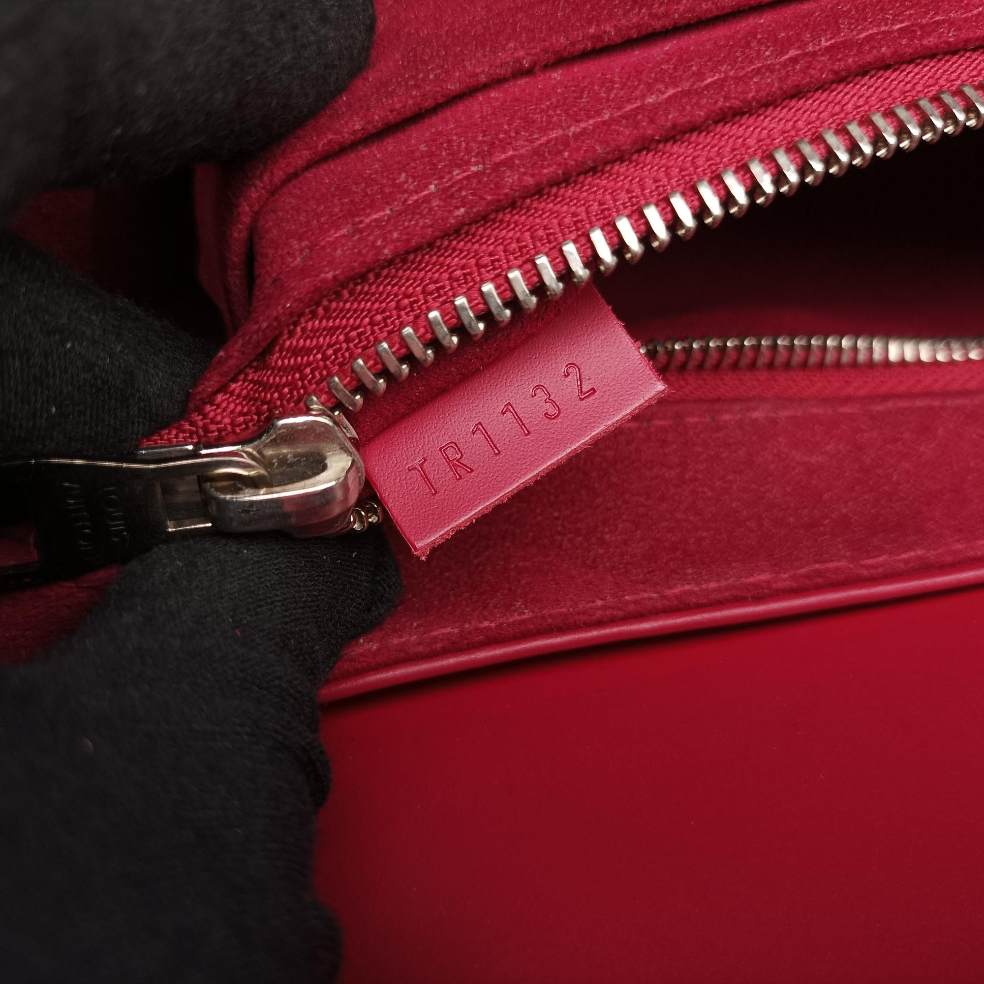 Secondhand Louis Vuitton EDEN PM FUCHSIA Epi M40652 shoulderbag | stylenewstar