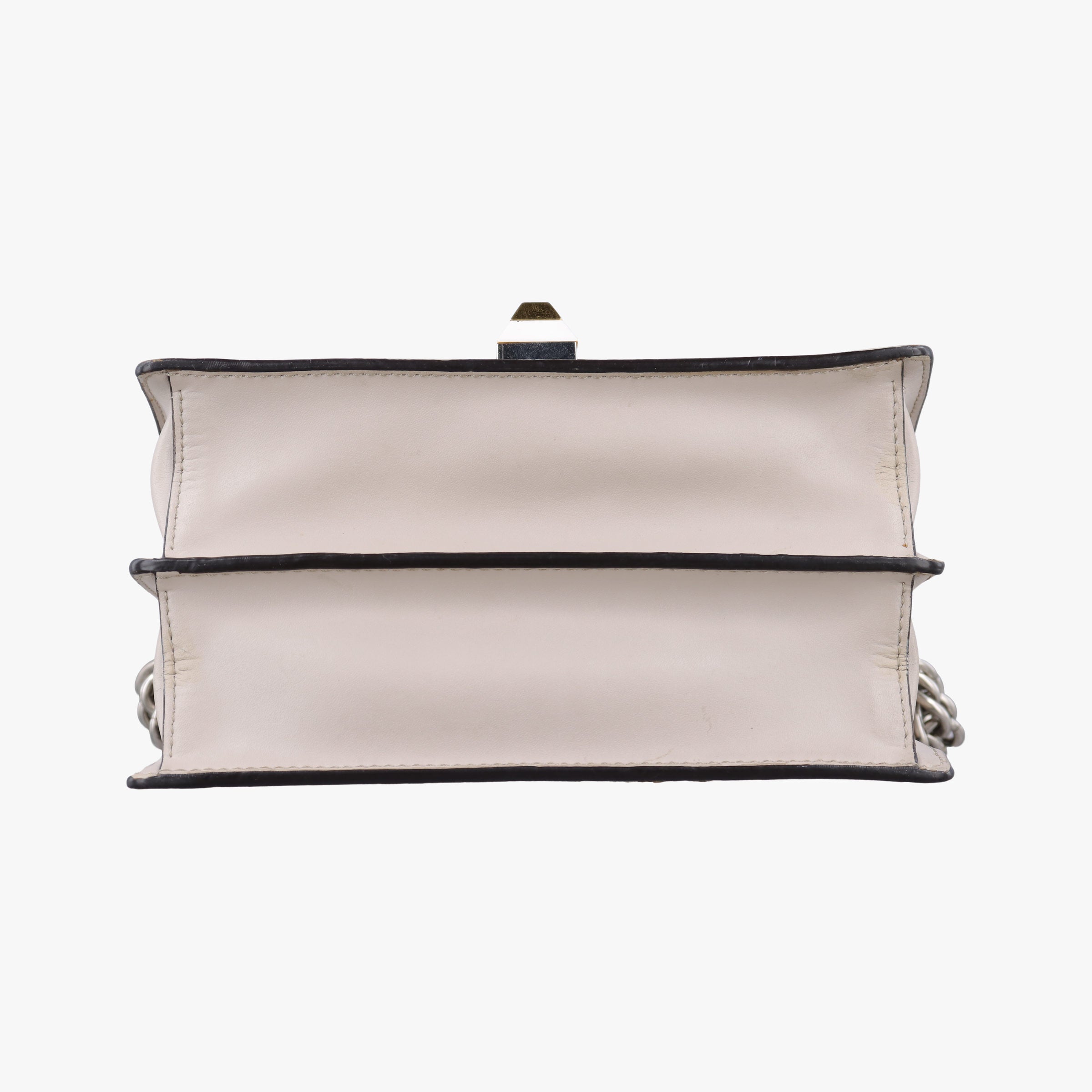 Pre-owned Fendi Studded Kan I Beige Leather 8M0381 shoulderbag | stylenewstar