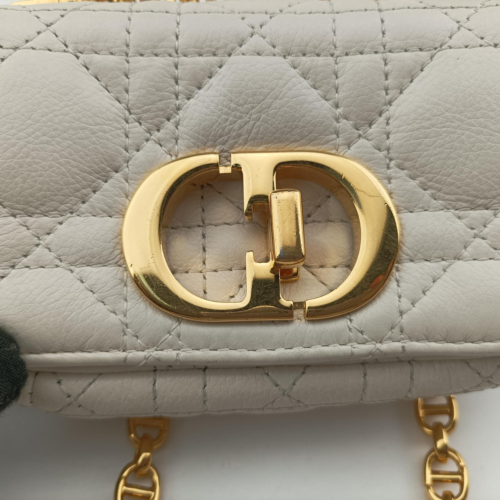 Secondhand Christian Dior Caro micro White Leather  shoulderbag | stylenewstar