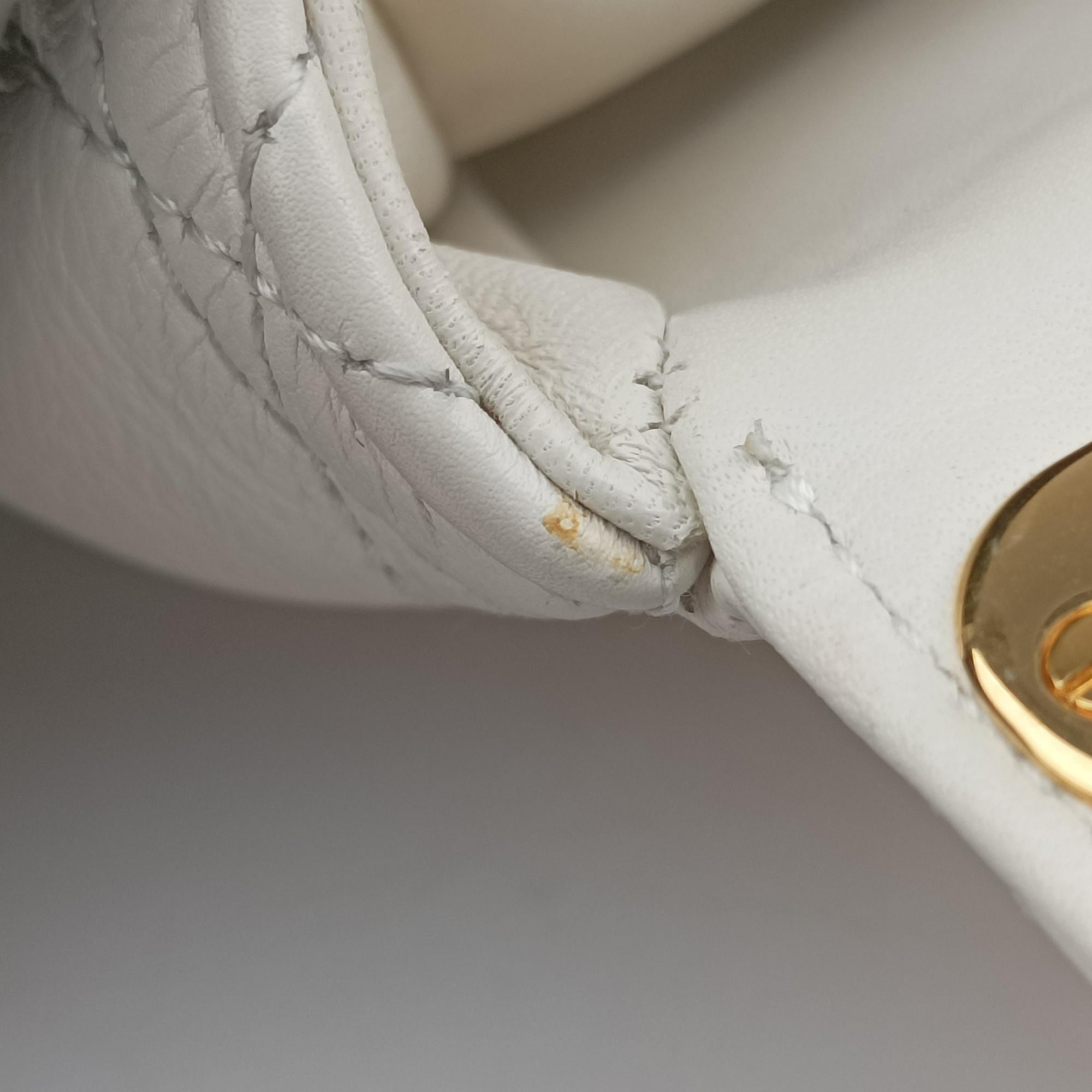 Secondhand Christian Dior Caro micro White Leather  shoulderbag | stylenewstar