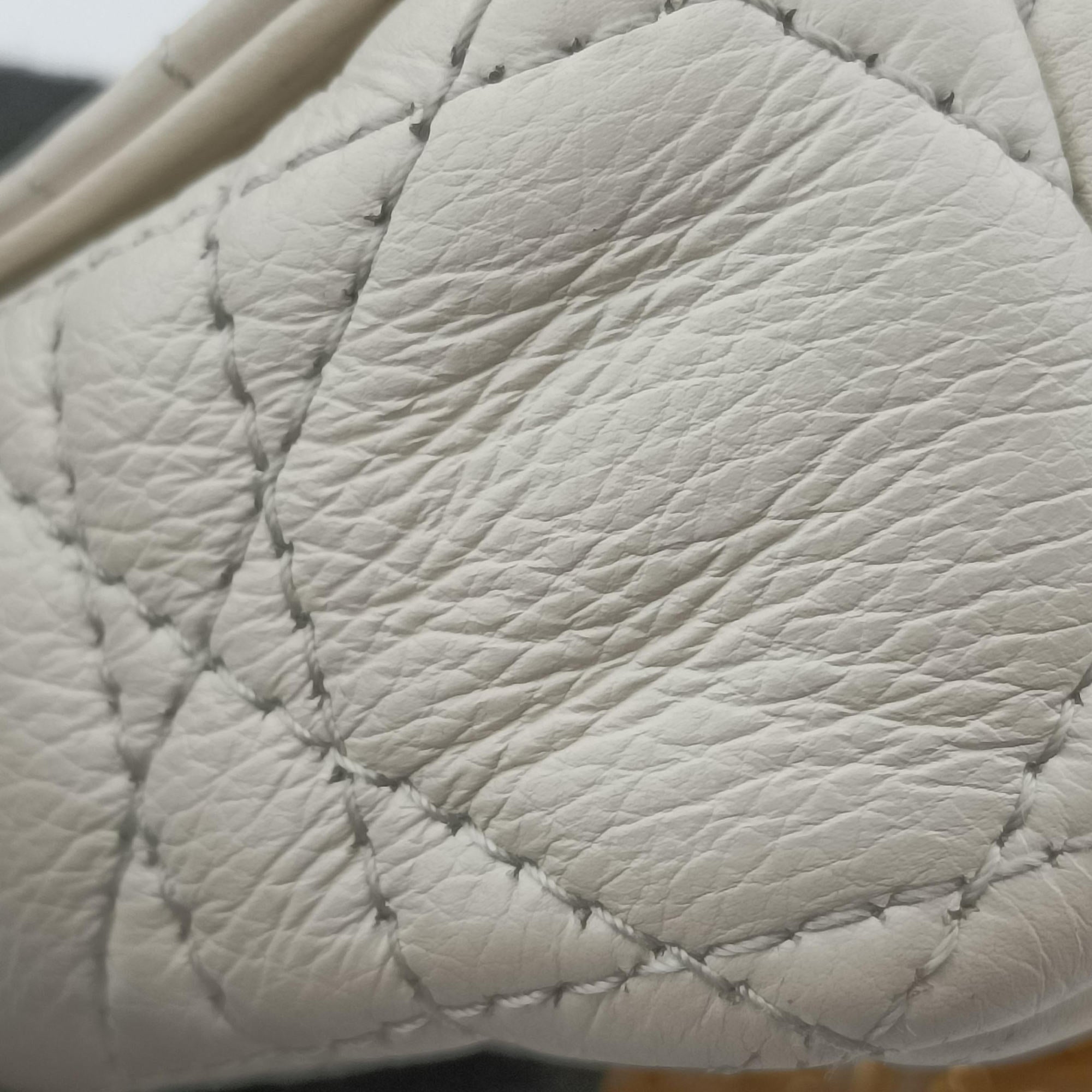 Secondhand Christian Dior Caro micro White Leather  shoulderbag | stylenewstar