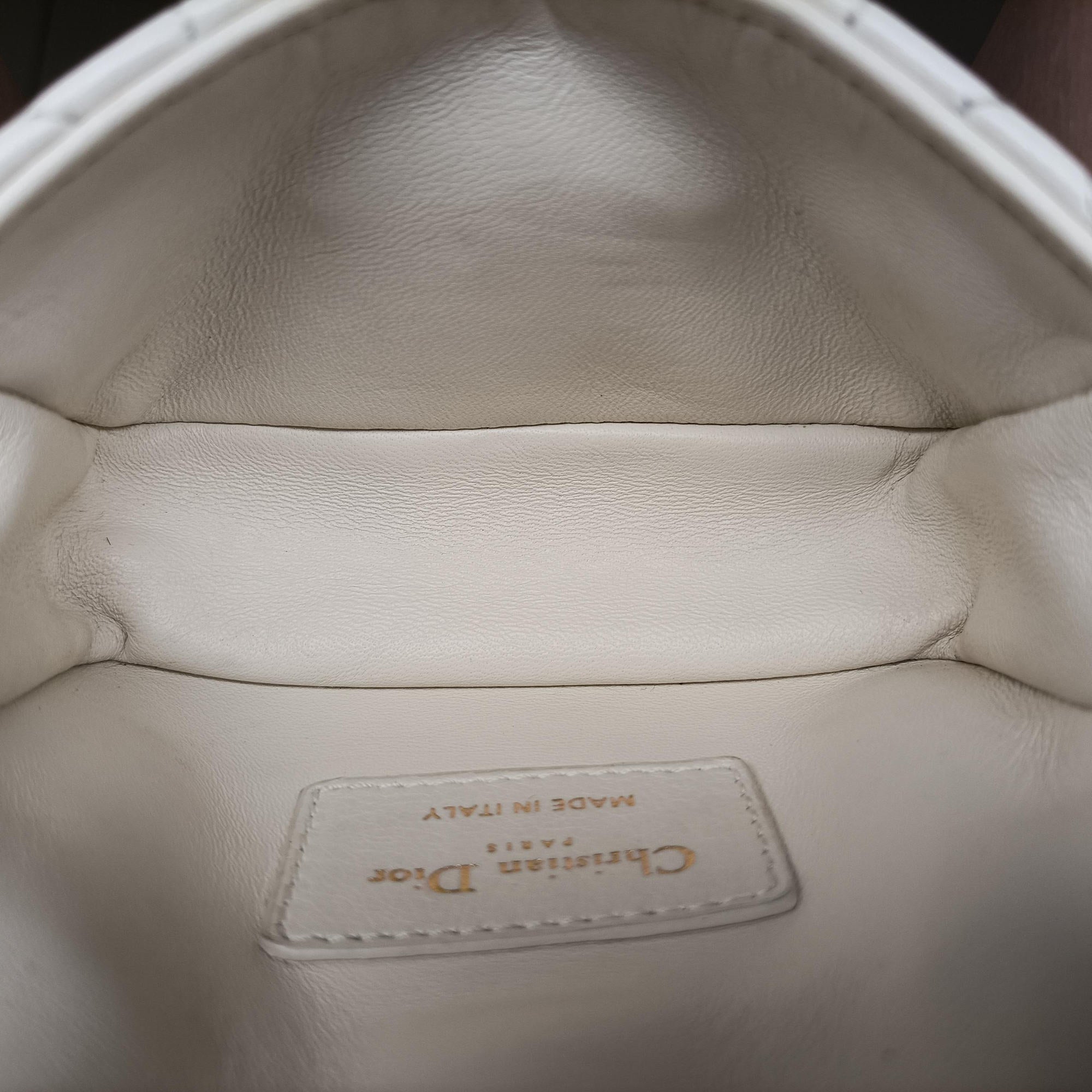 Secondhand Christian Dior Caro micro White Leather  shoulderbag | stylenewstar