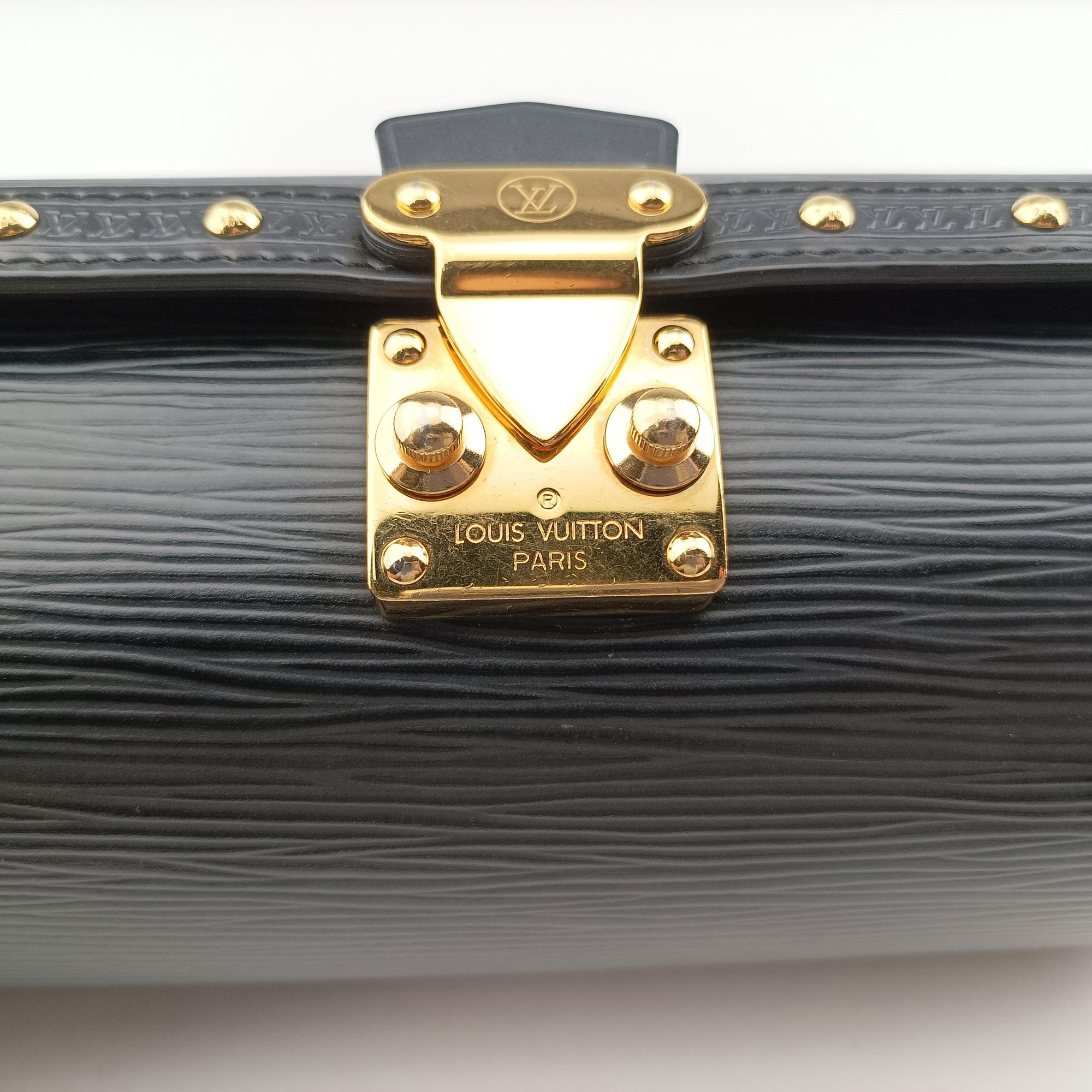Secondhand Louis Vuitton Papillon Trunk Noir Epi M58655 shoulderbag | stylenewstar