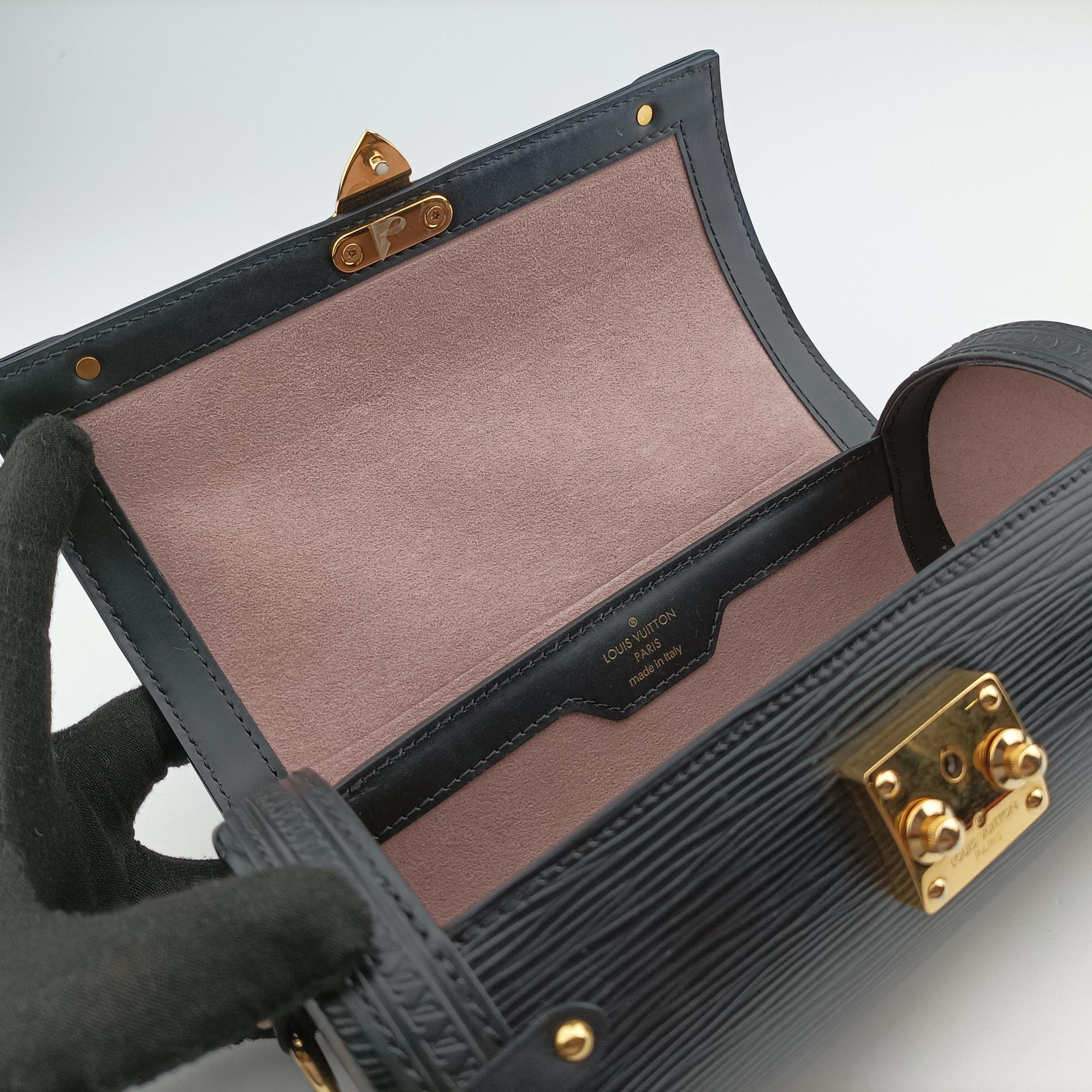 Secondhand Louis Vuitton Papillon Trunk Noir Epi M58655 shoulderbag | stylenewstar