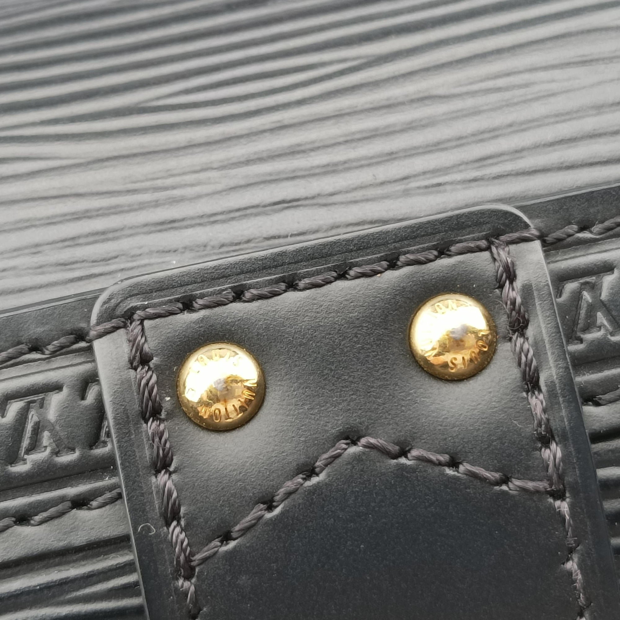 Secondhand Louis Vuitton Papillon Trunk Noir Epi M58655 shoulderbag | stylenewstar