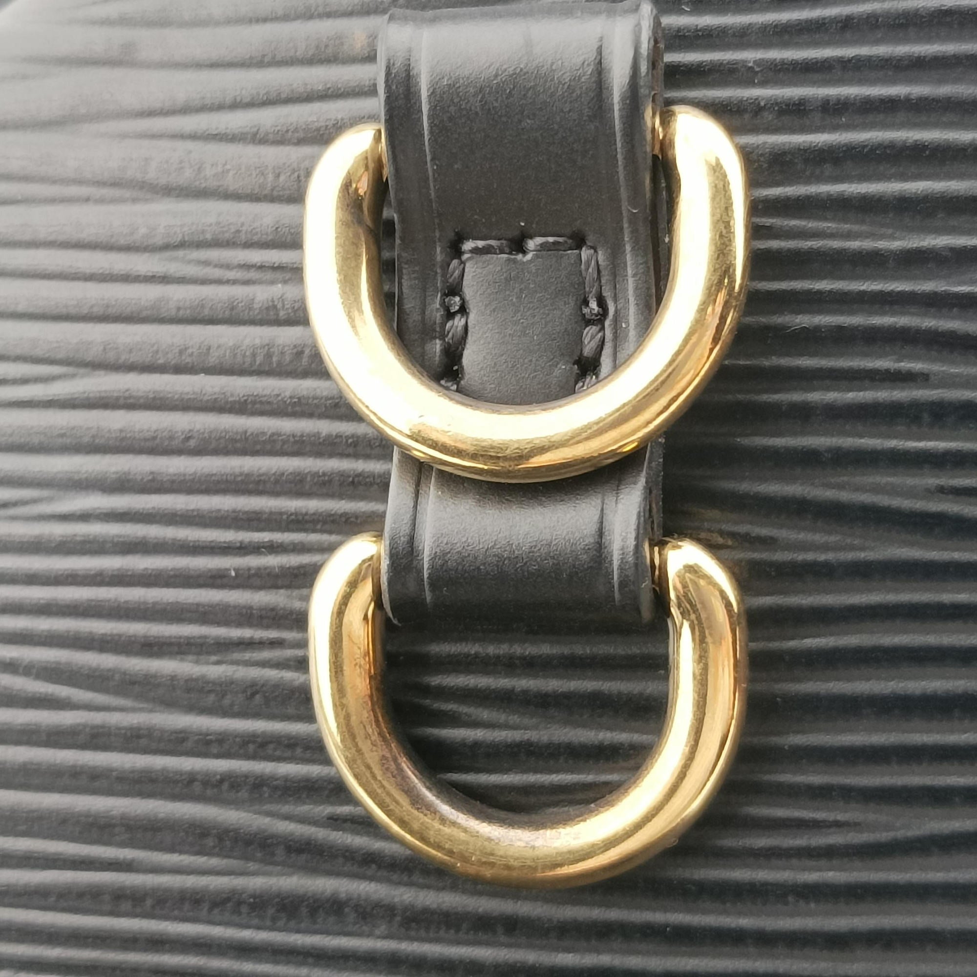 Secondhand Louis Vuitton Papillon Trunk Noir Epi M58655 shoulderbag | stylenewstar
