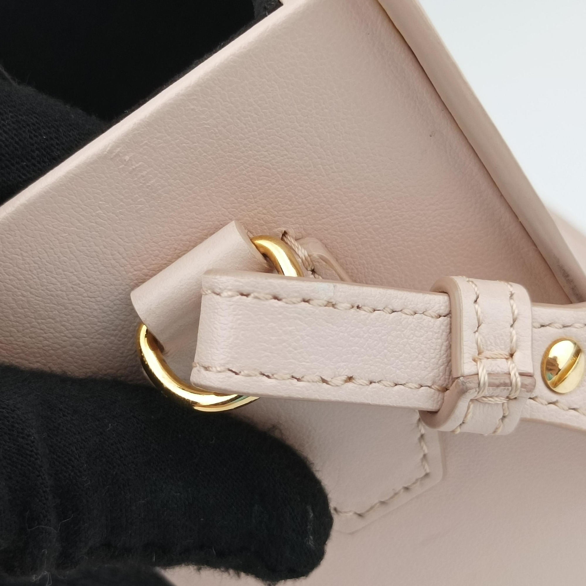 Vintage Fendi FENDI Box Packaging Pink Leather 8BT339 shoulderbag | stylenewstar