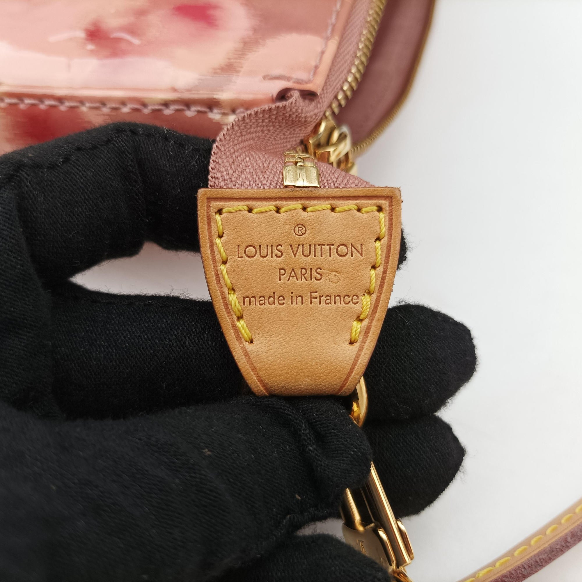 Pre-owned Louis Vuitton Pochette Accessoire Ikat Flower Rose Velours Vernis M90043 handbag | stylenewstar