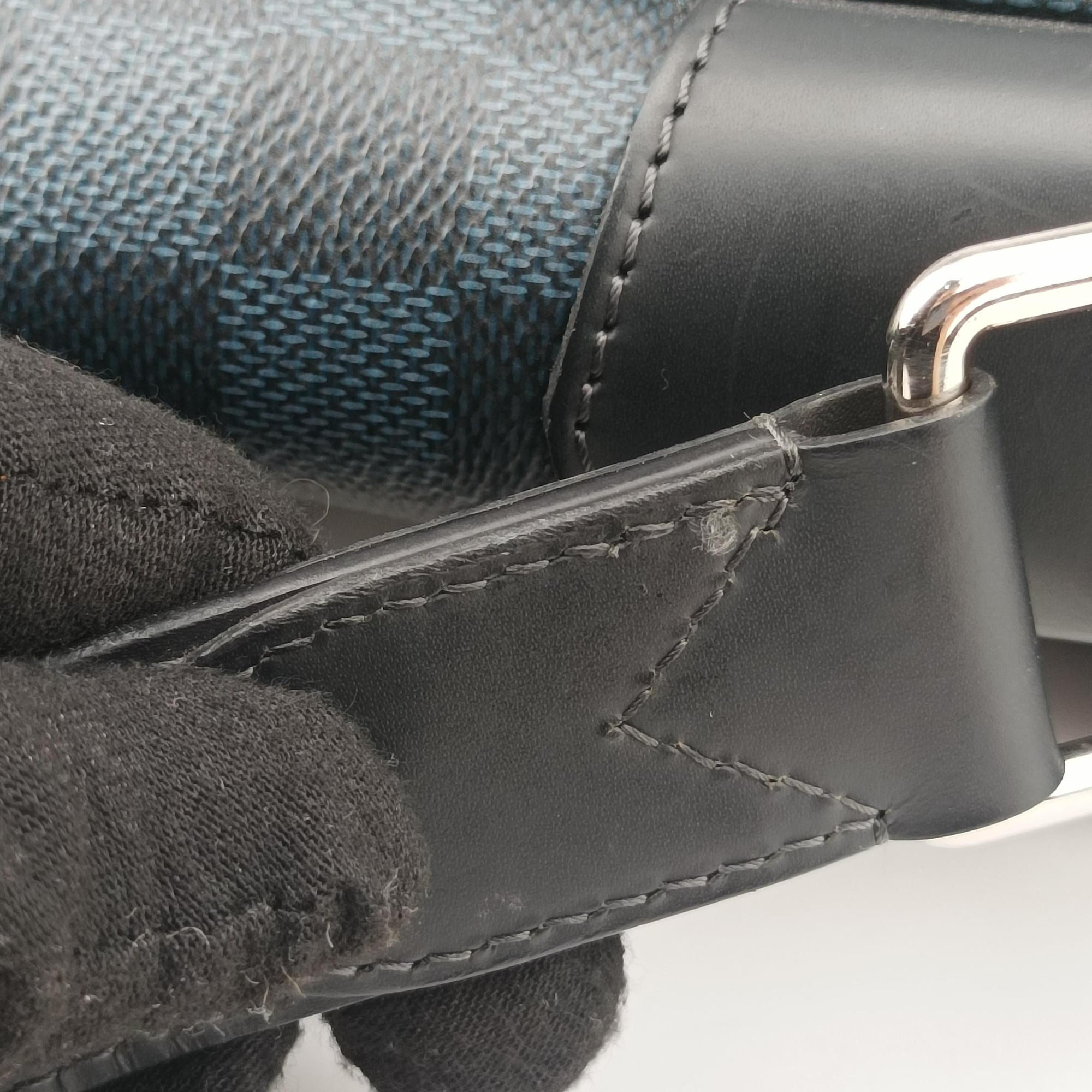 Pre-owned Louis Vuitton Newport Messenger PM black×navy Damier Cobalt N41587 shoulderbag | stylenewstar
