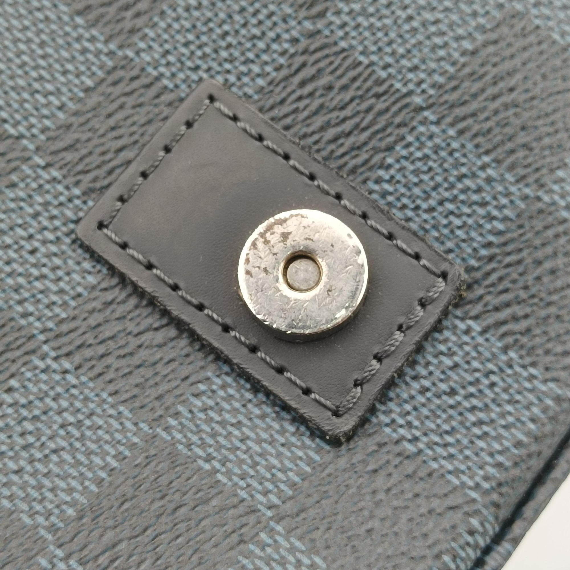 Pre-owned Louis Vuitton Newport Messenger PM black×navy Damier Cobalt N41587 shoulderbag | stylenewstar