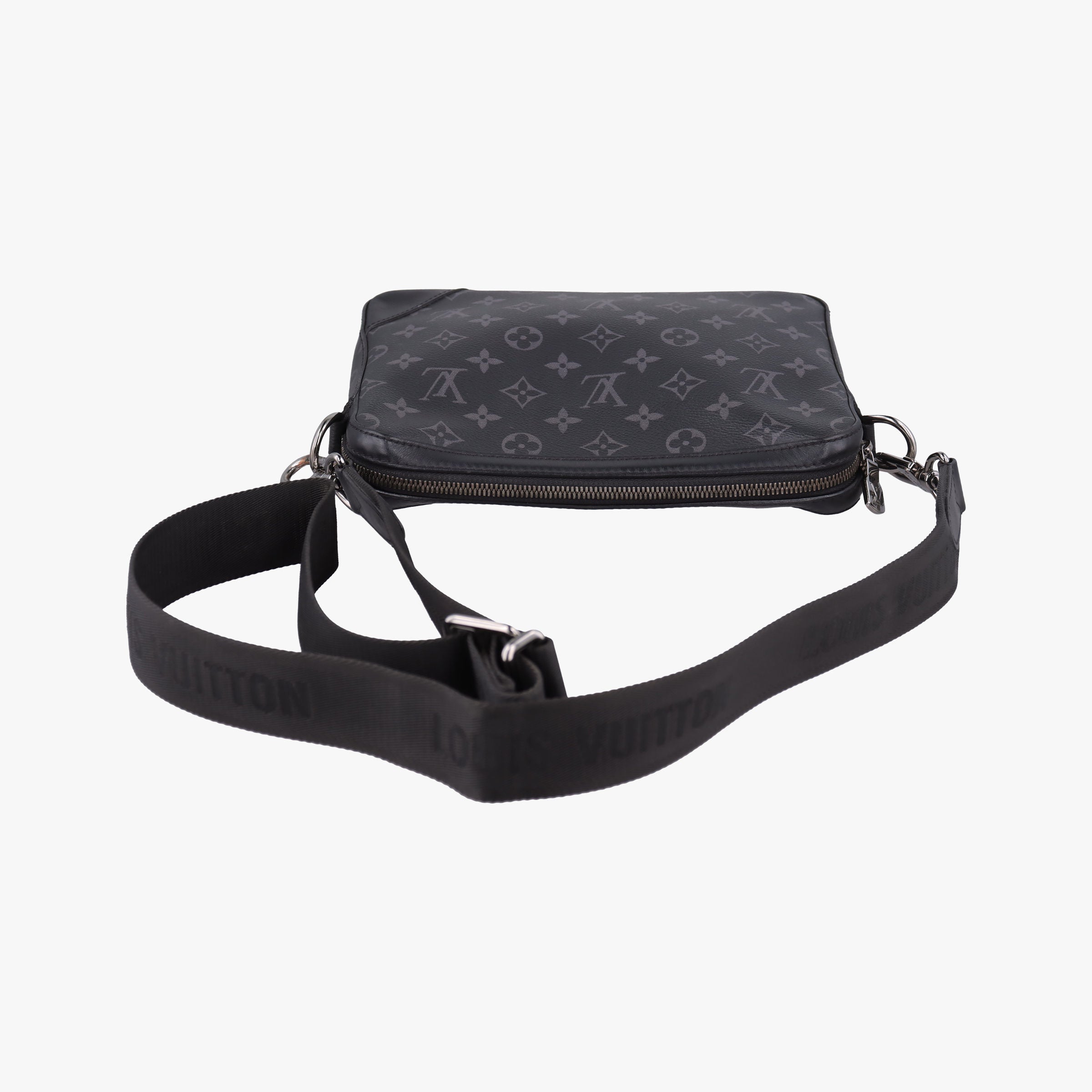 Secondhand Louis Vuitton Trio Messenger black Monogram Eclipse Reverse M69443 shoulderbag | stylenewstar