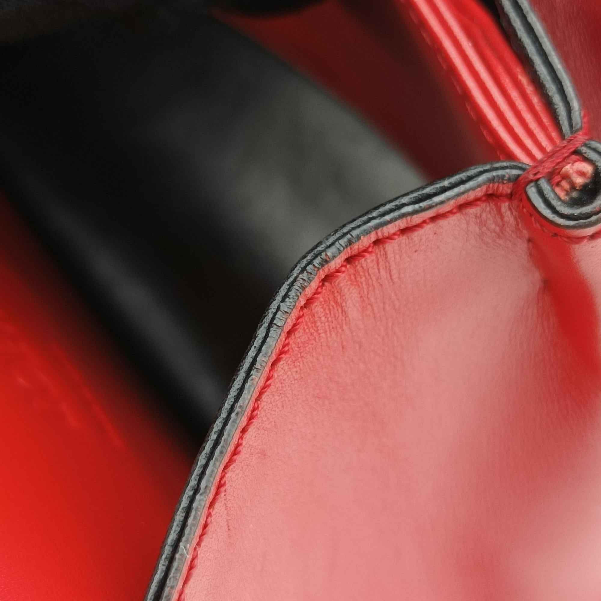 Pre-owned Loewe Barcelona Red Leather  shoulderbag | stylenewstar