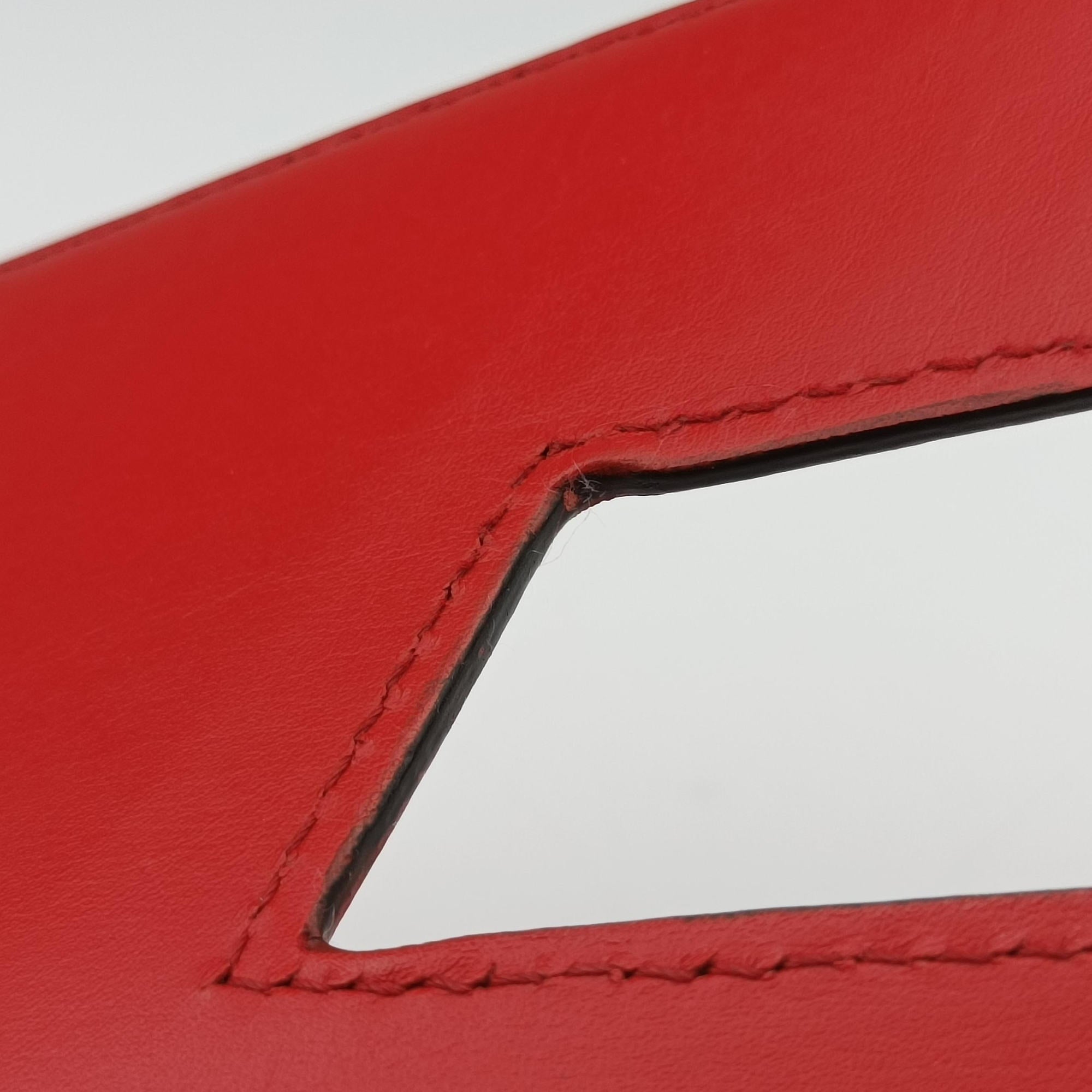 Pre-owned Loewe Barcelona Red Leather  shoulderbag | stylenewstar